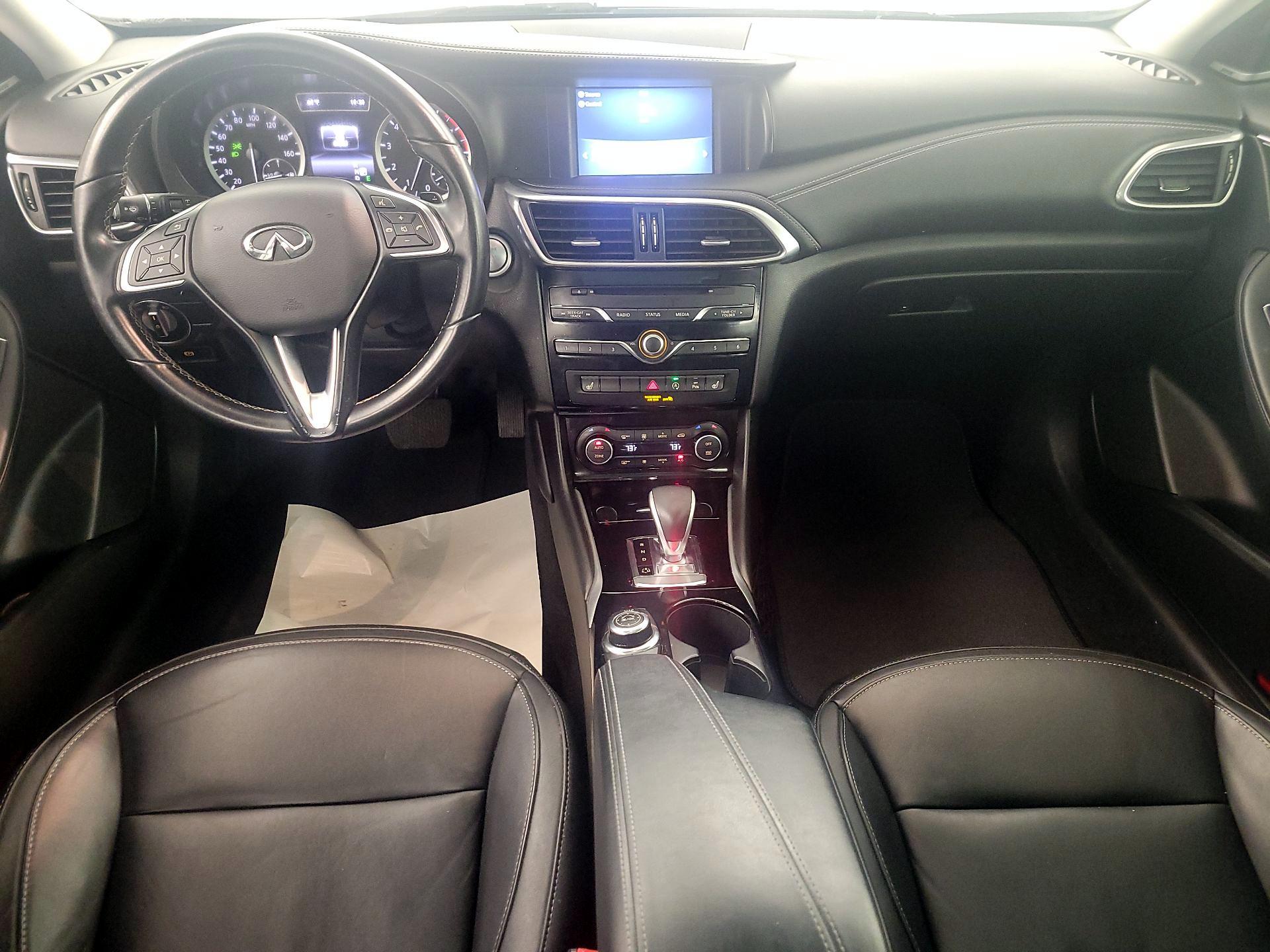 Thumbnail: 2018 INFINITI QX30 - 9