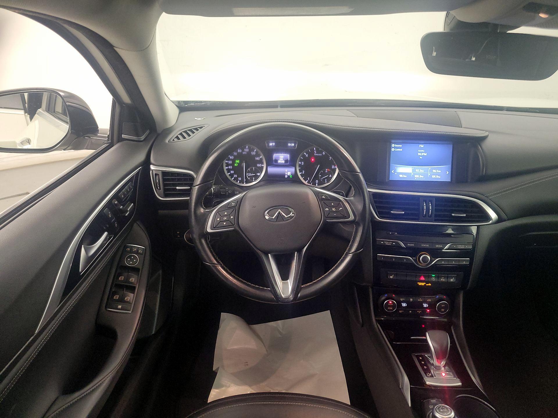 Thumbnail: 2018 INFINITI QX30 - 10