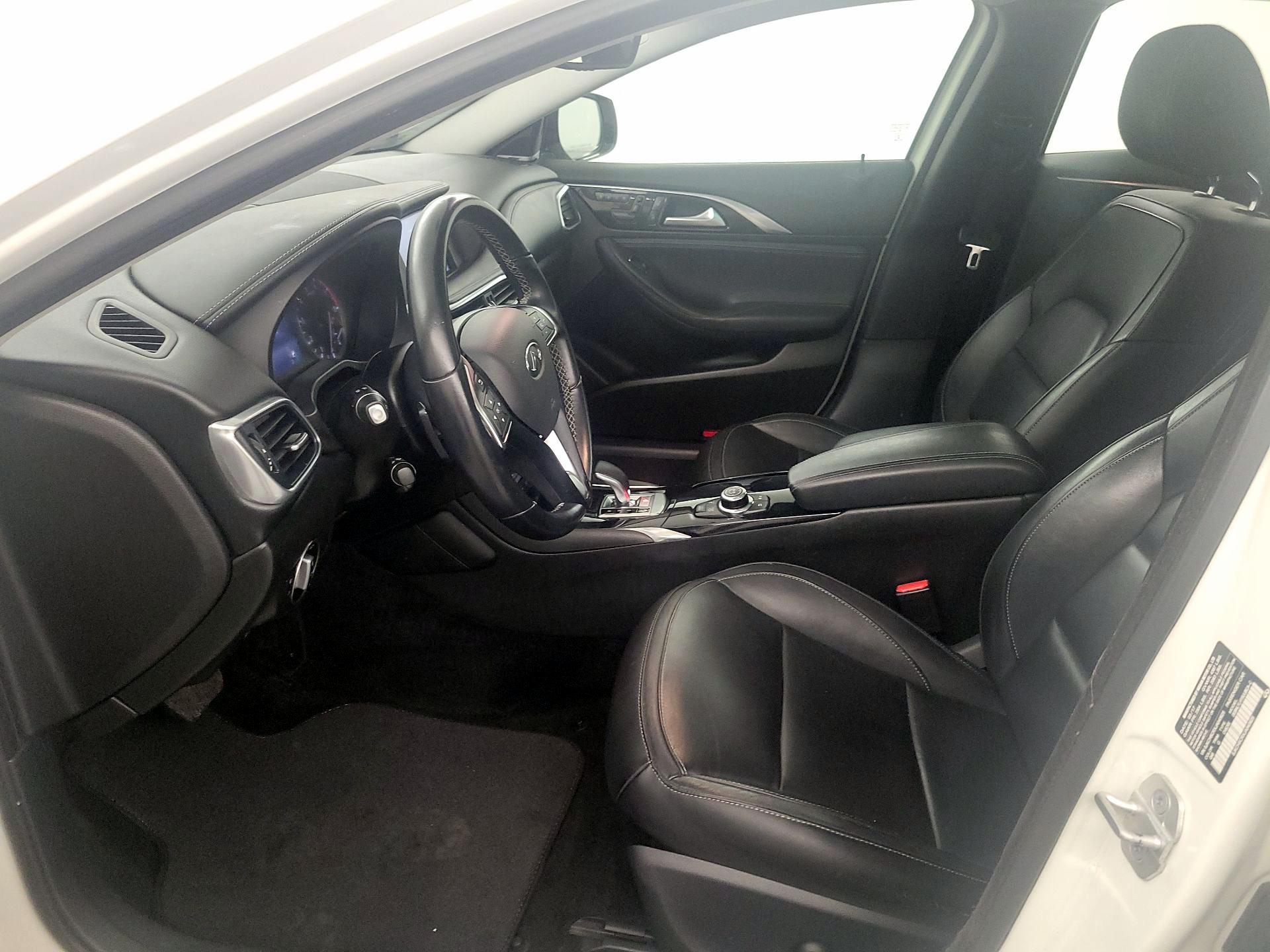 Thumbnail: 2018 INFINITI QX30 - 11