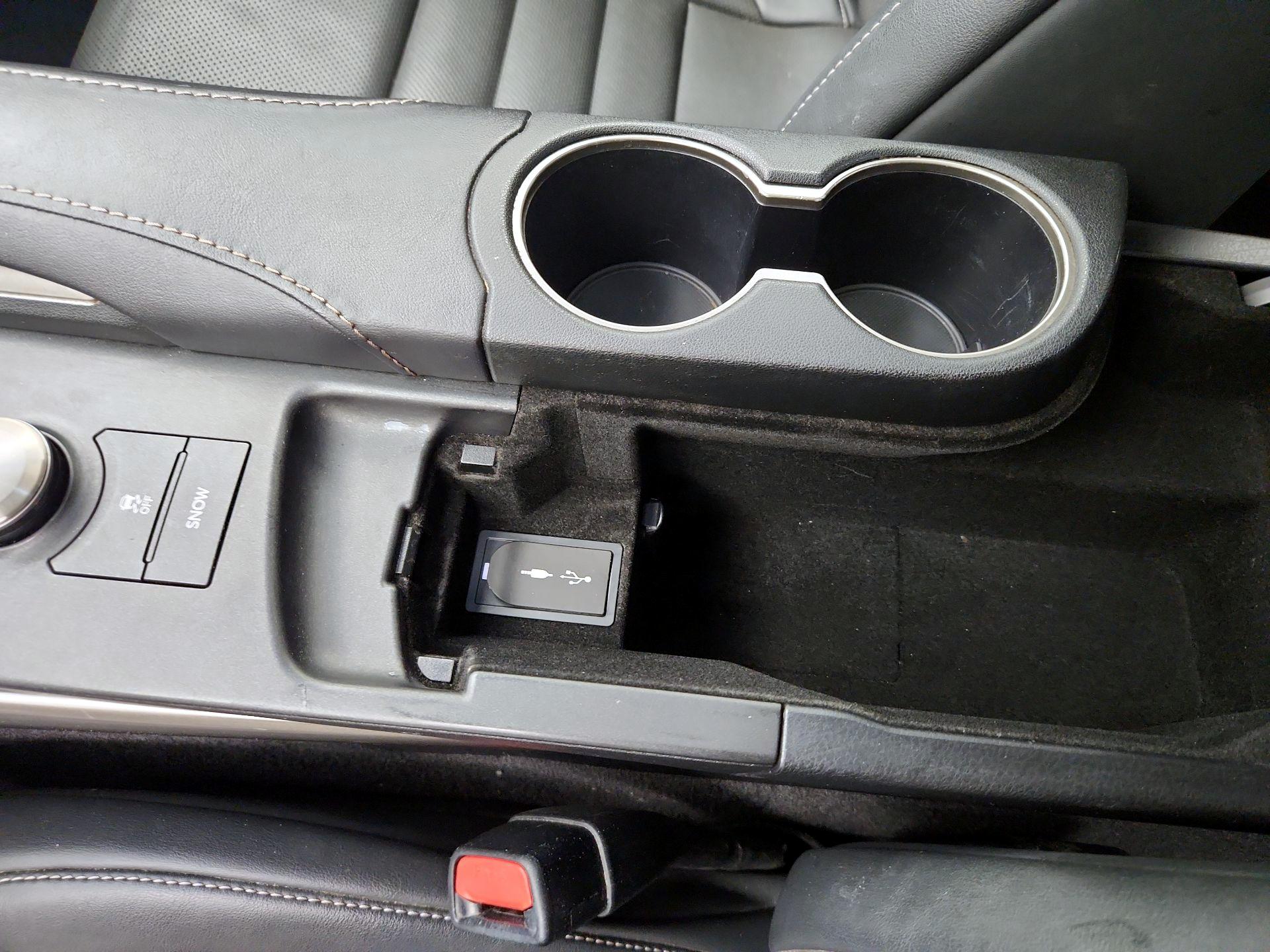 Thumbnail: 2017 Lexus IS - 19