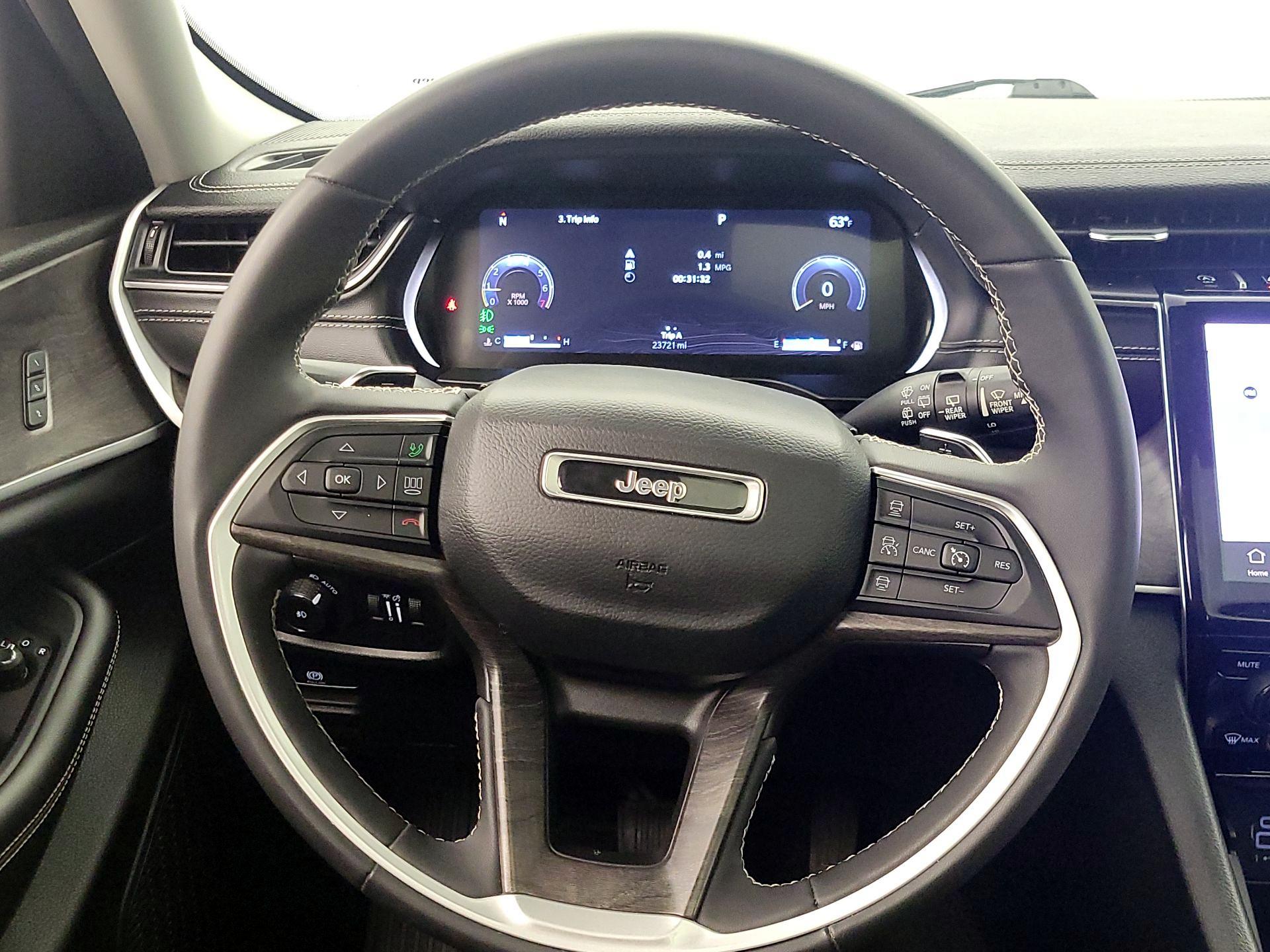 Thumbnail: 2023 Jeep Grand Cherokee - 10