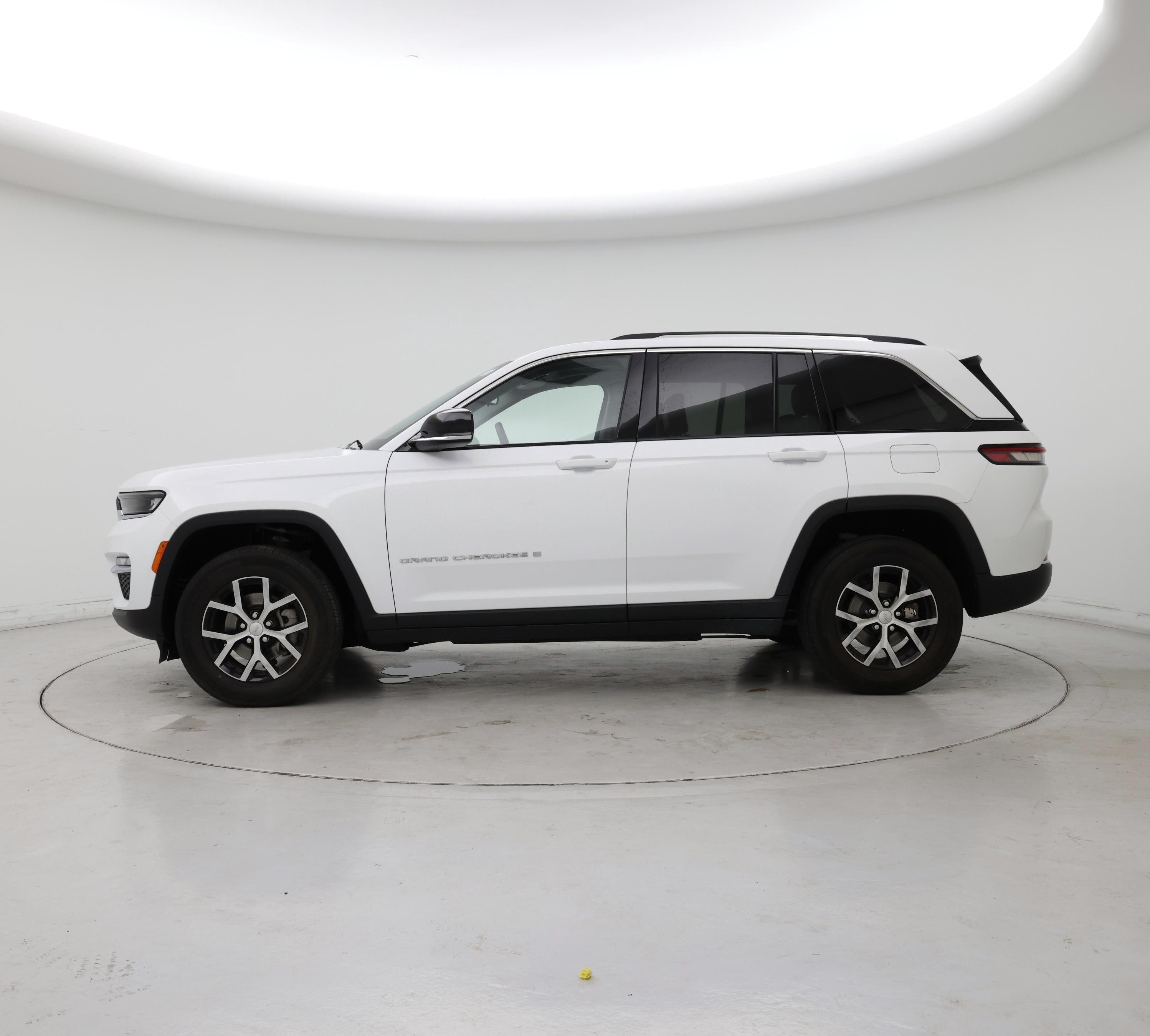 Thumbnail: 2023 Jeep Grand Cherokee - 3