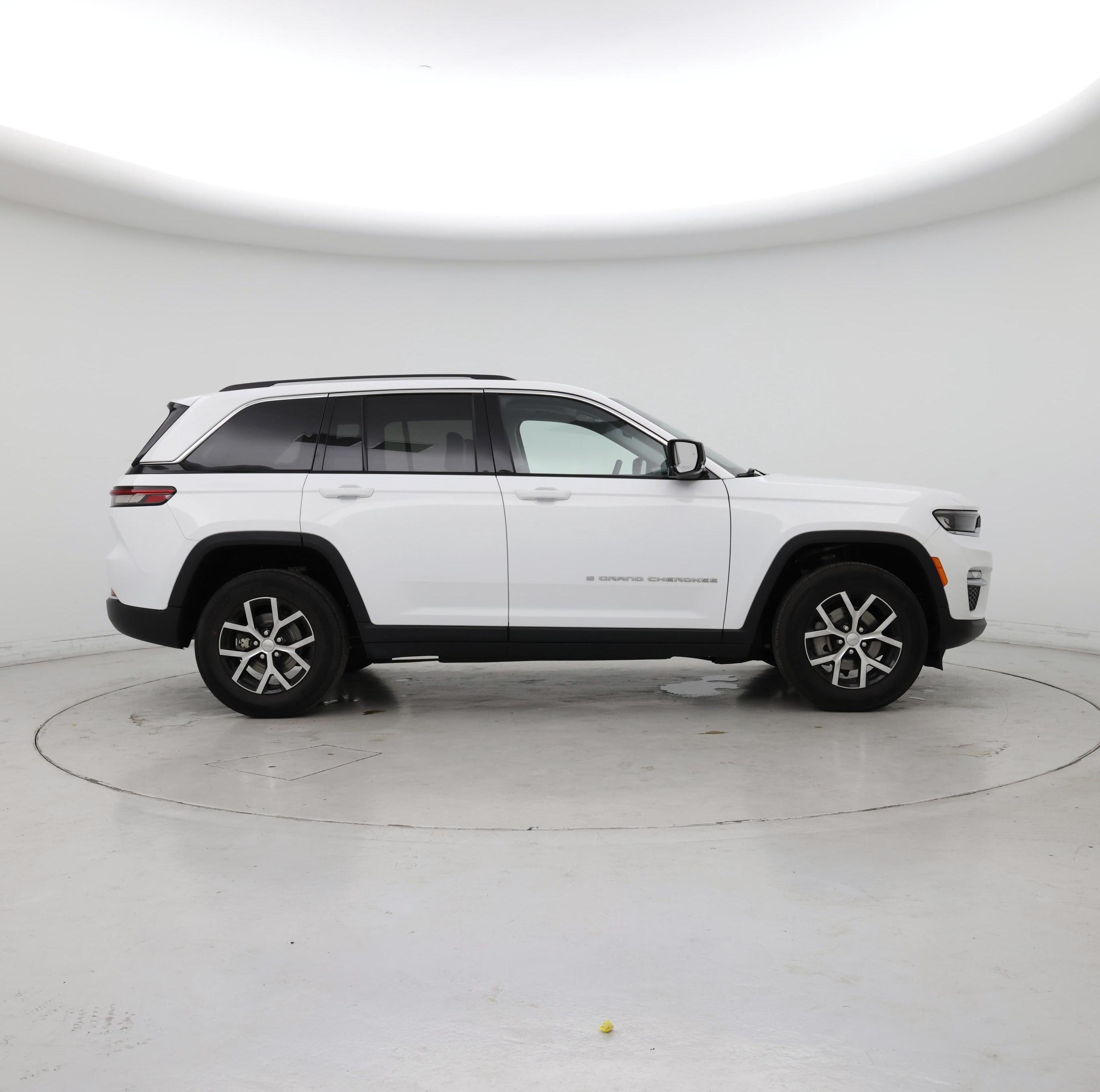Thumbnail: 2023 Jeep Grand Cherokee - 7