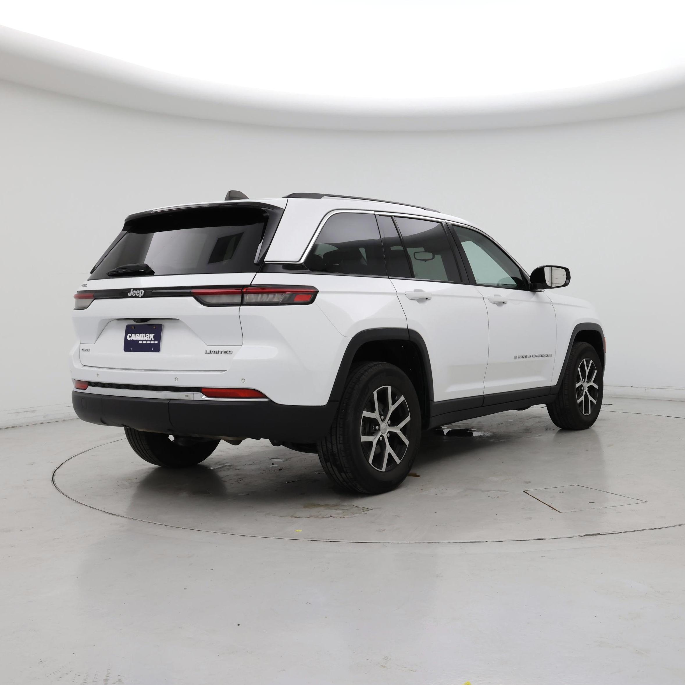 Thumbnail: 2023 Jeep Grand Cherokee - 8