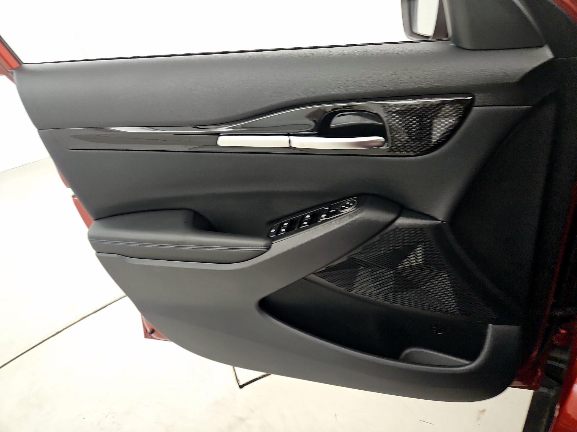 Thumbnail: 2023 Kia Seltos - 12