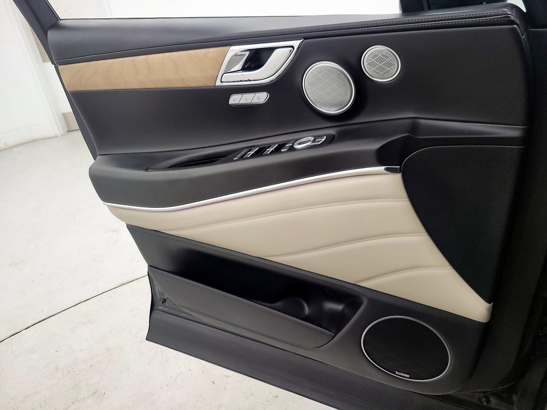 Thumbnail: 2021 Genesis GV80 - 12