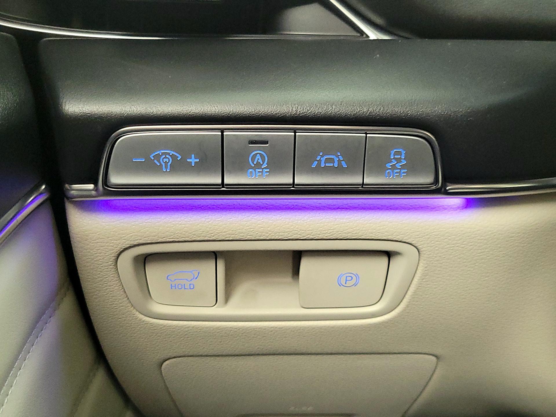 Thumbnail: 2021 Genesis GV80 - 13