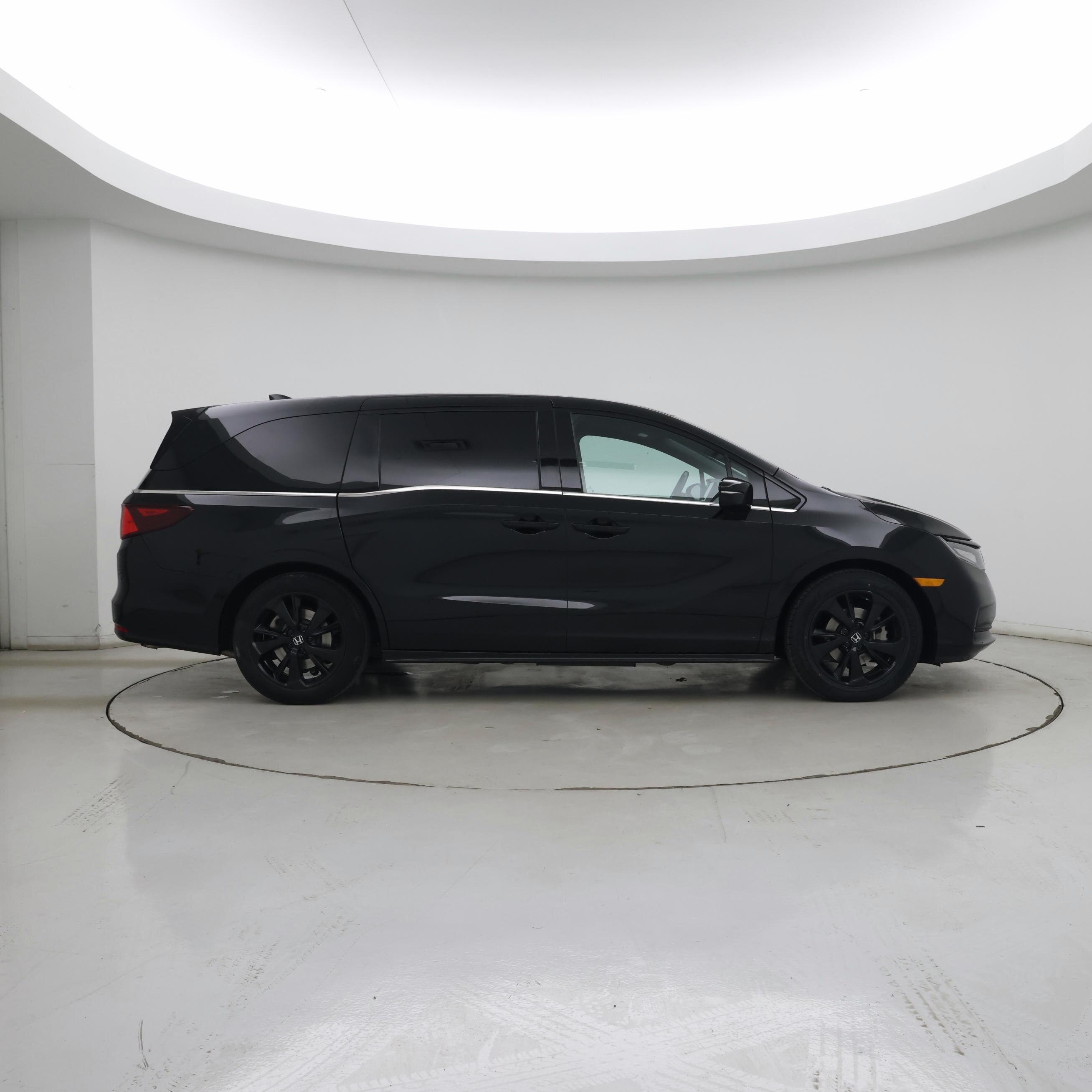 Thumbnail: 2023 Honda Odyssey - 7