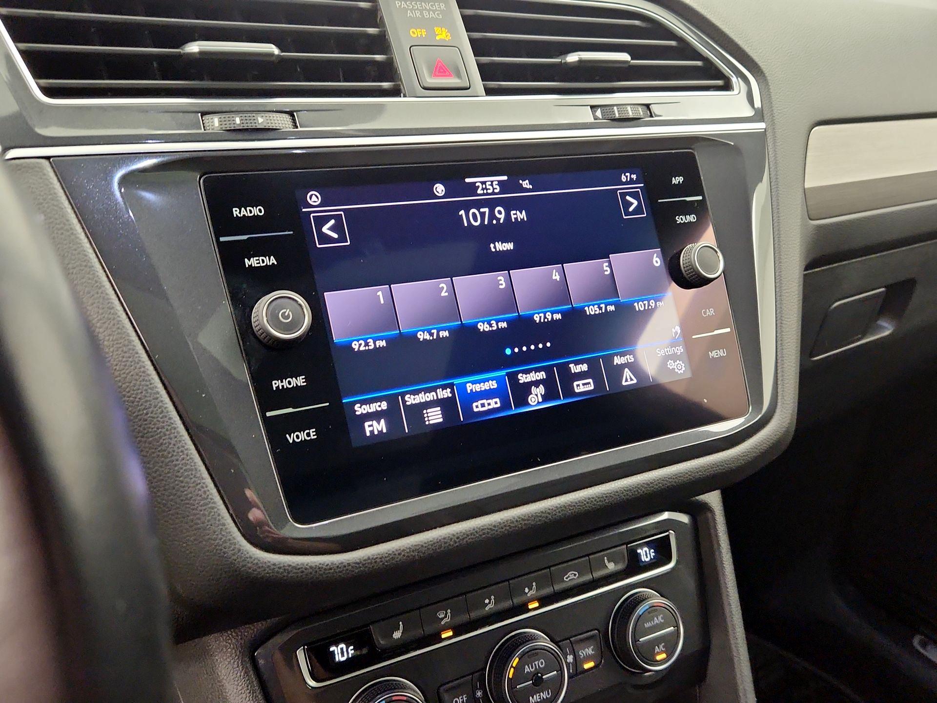 Thumbnail: 2021 Volkswagen Tiguan - 15