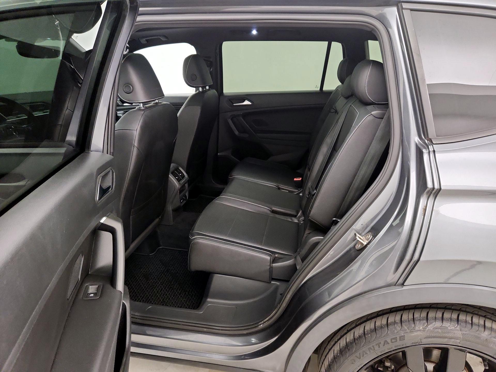 Thumbnail: 2021 Volkswagen Tiguan - 20