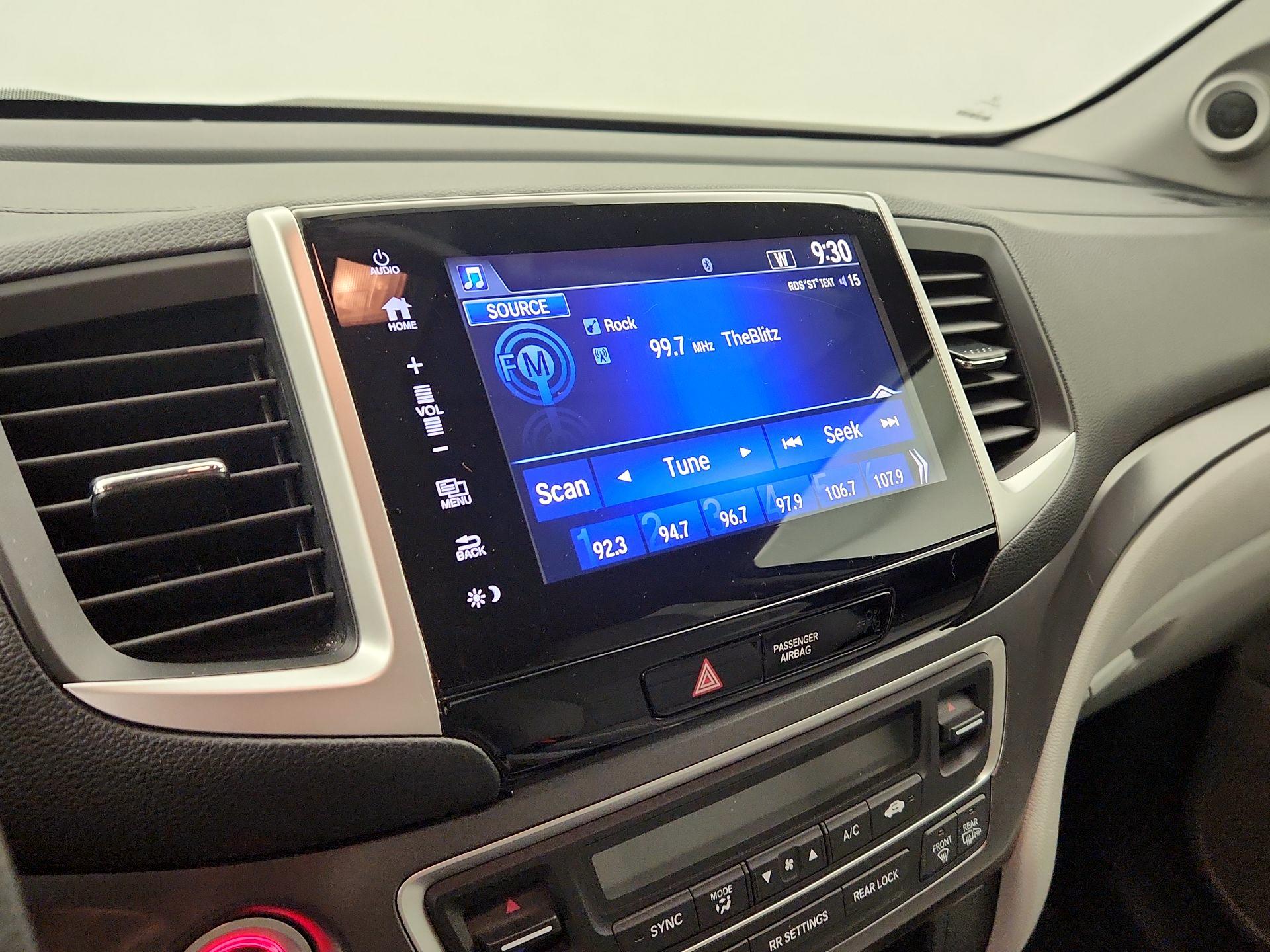 Thumbnail: 2018 Honda Pilot - 15