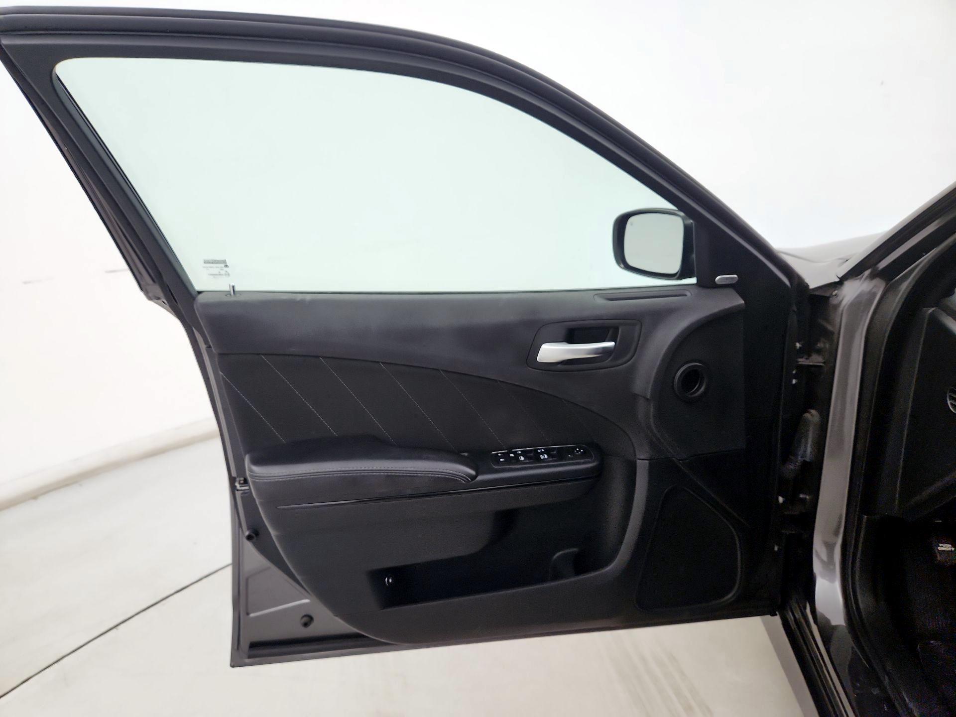 Thumbnail: 2018 Dodge Charger - 12