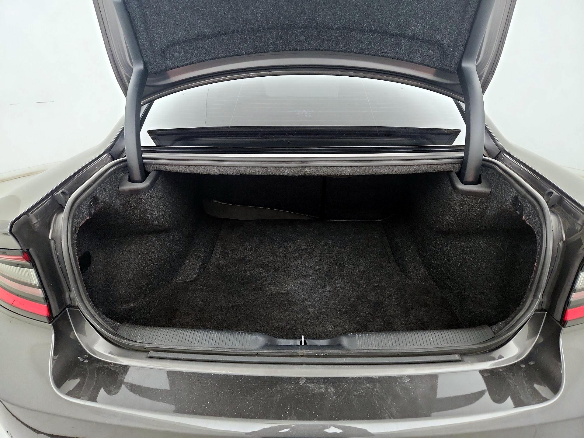 Thumbnail: 2018 Dodge Charger - 20