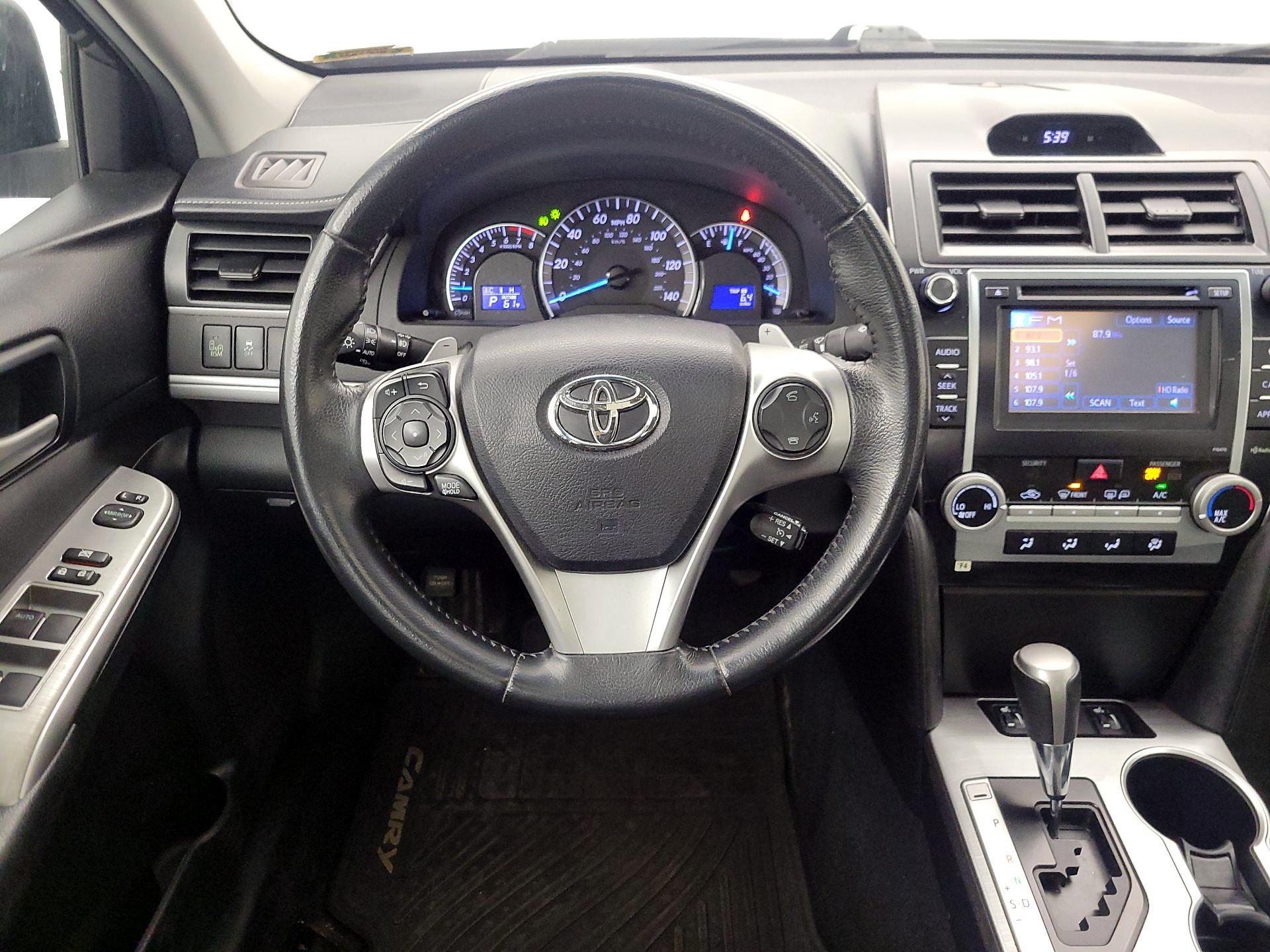 Thumbnail: 2014 Toyota Camry - 10
