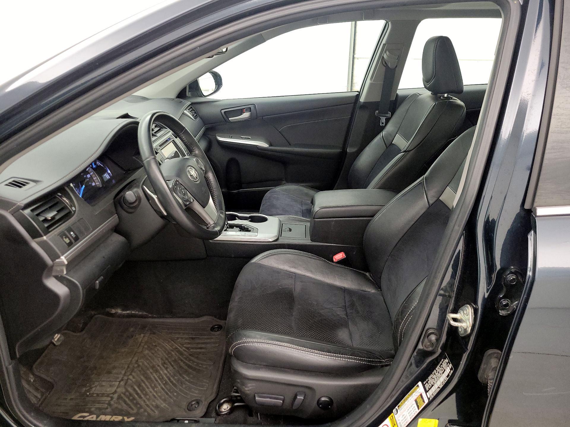 Thumbnail: 2014 Toyota Camry - 11