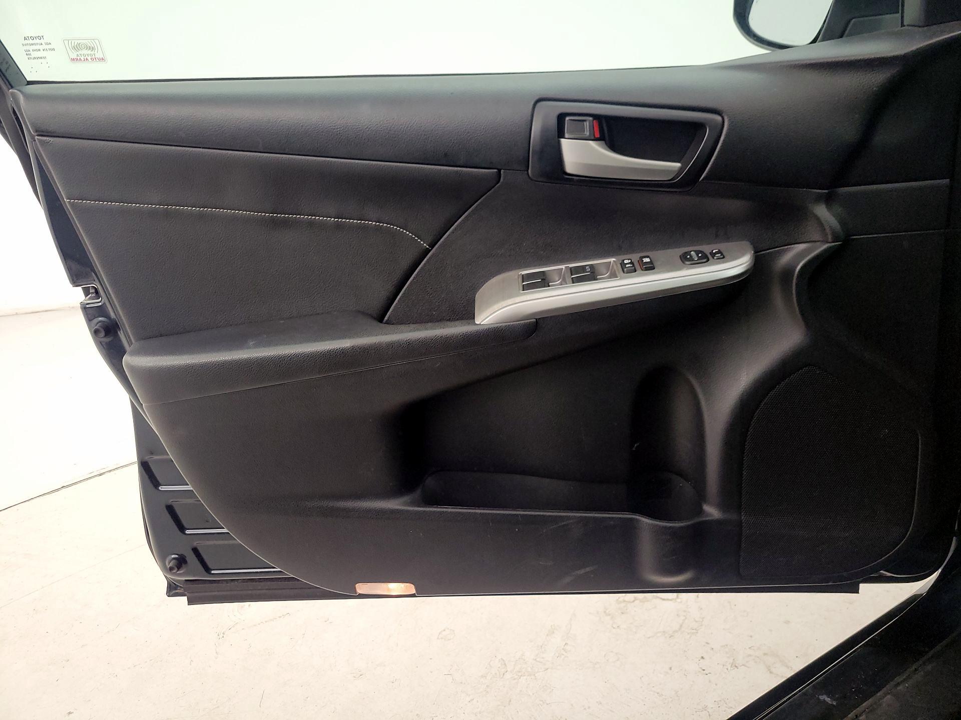 Thumbnail: 2014 Toyota Camry - 12