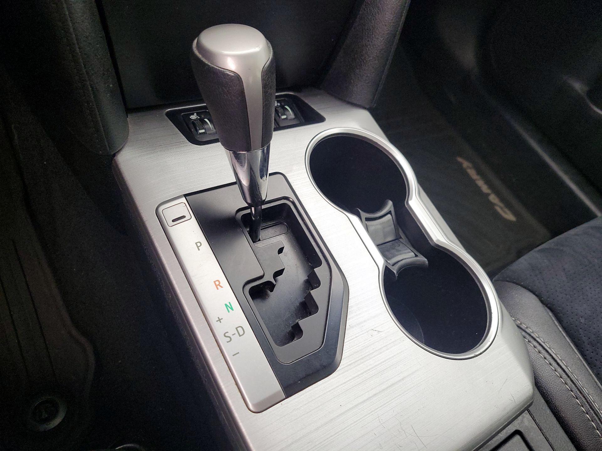 Thumbnail: 2014 Toyota Camry - 17