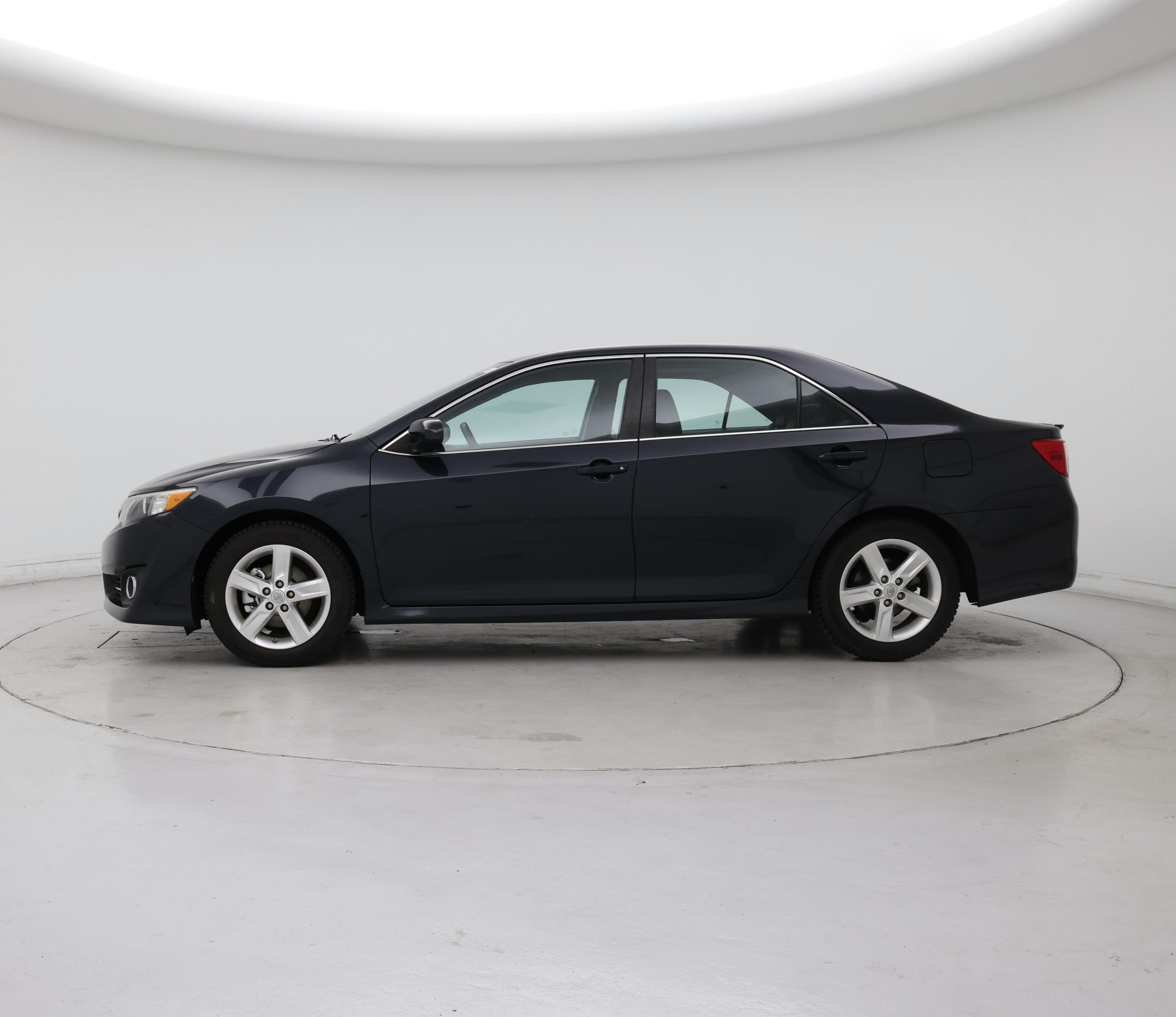Thumbnail: 2014 Toyota Camry - 3