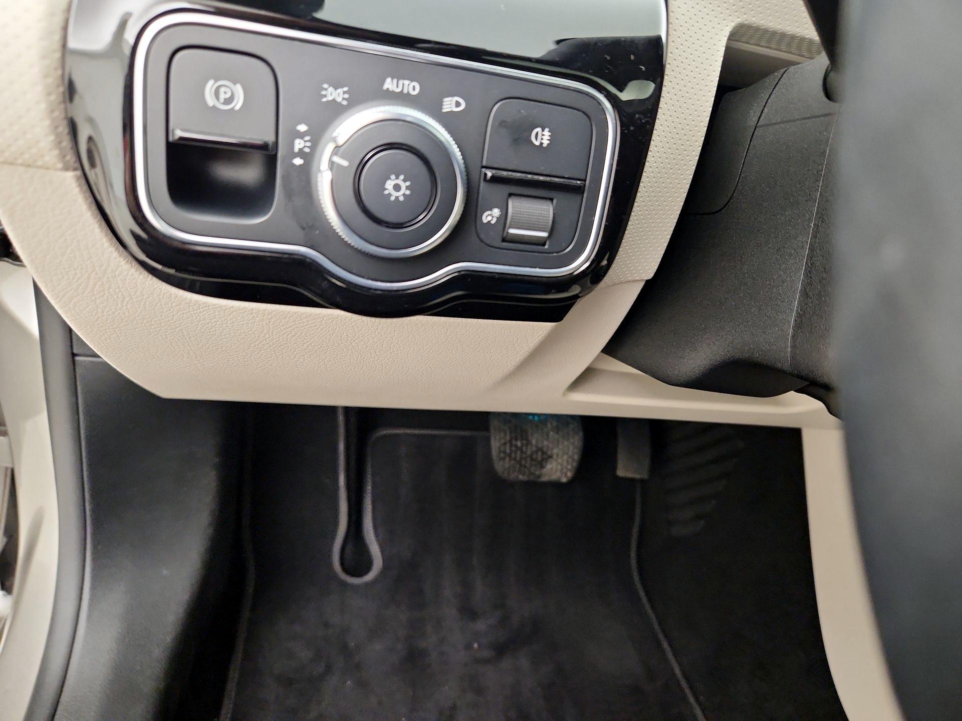 Thumbnail: 2021 Mercedes-Benz A-Class - 13