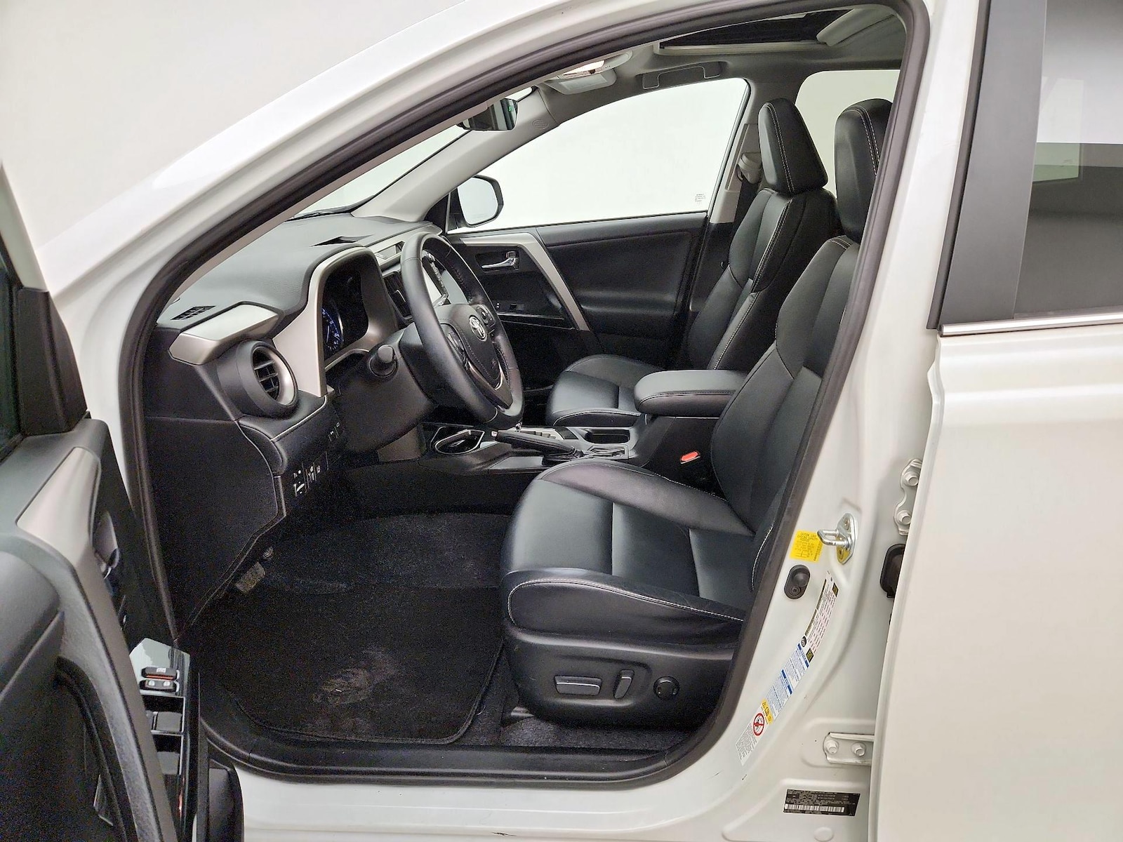 2016 Toyota RAV4 Limited - Photo 12