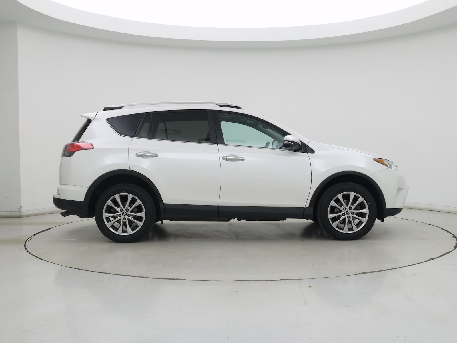 2016 Toyota RAV4 Limited - Photo 8