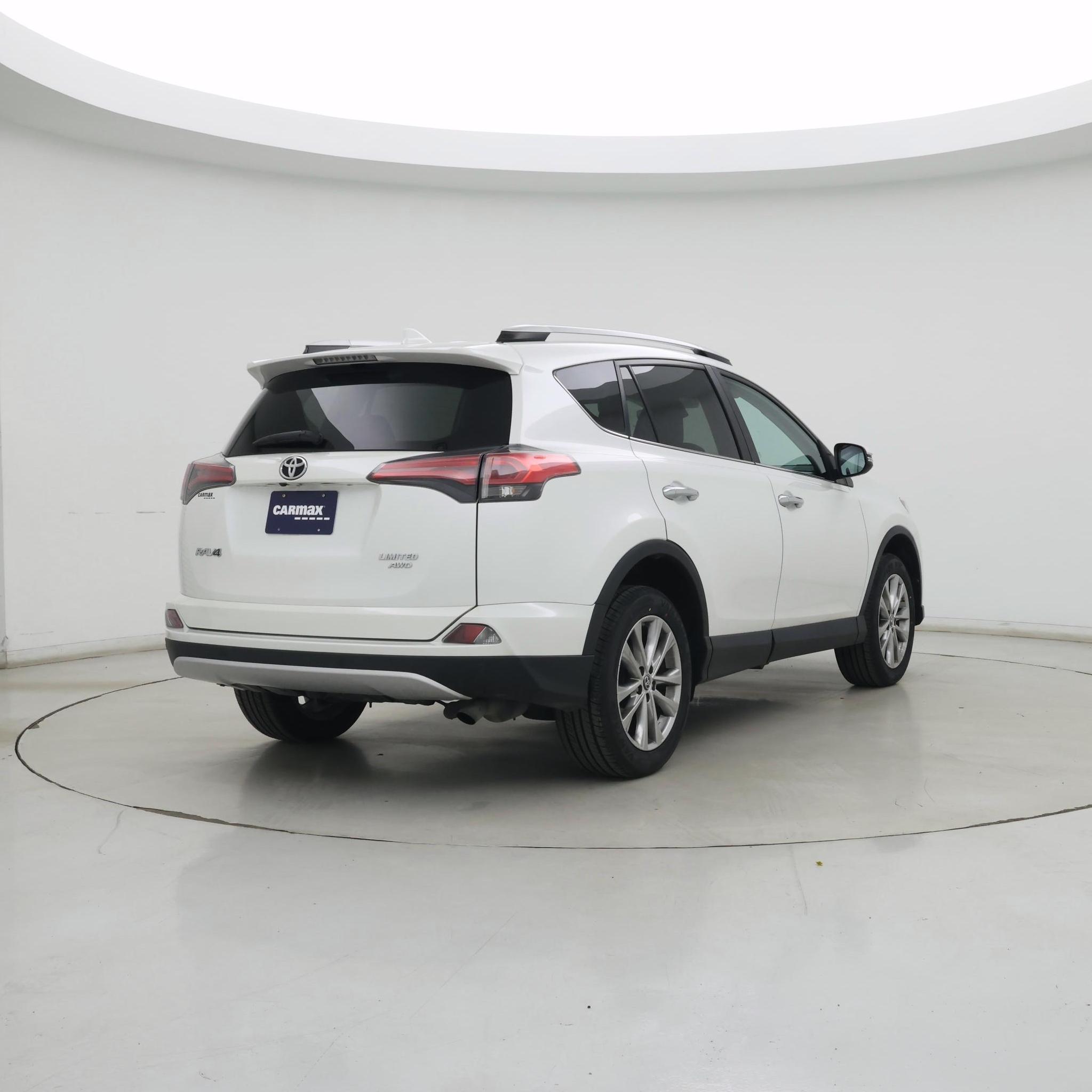 Thumbnail: 2016 Toyota RAV4 - 8
