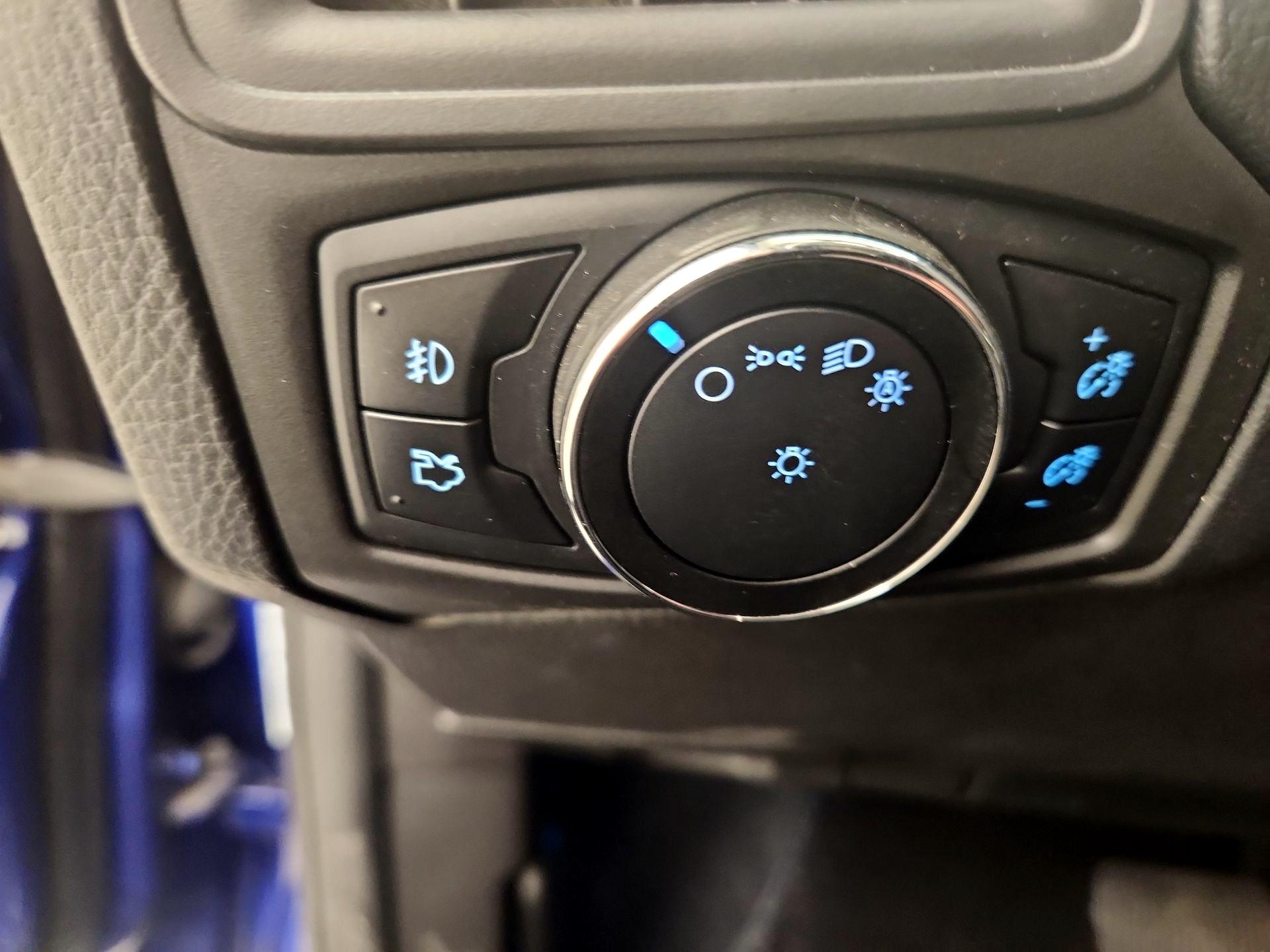 Thumbnail: 2014 Ford Focus - 13