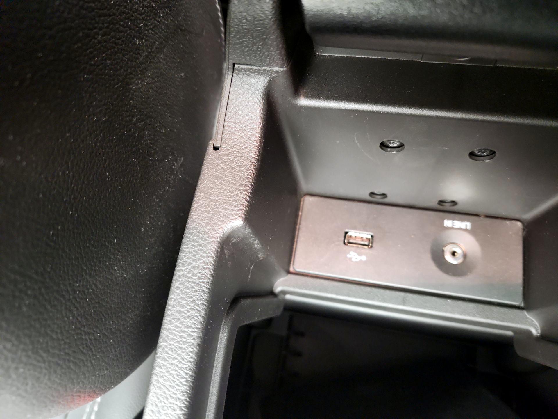 Thumbnail: 2014 Ford Focus - 17