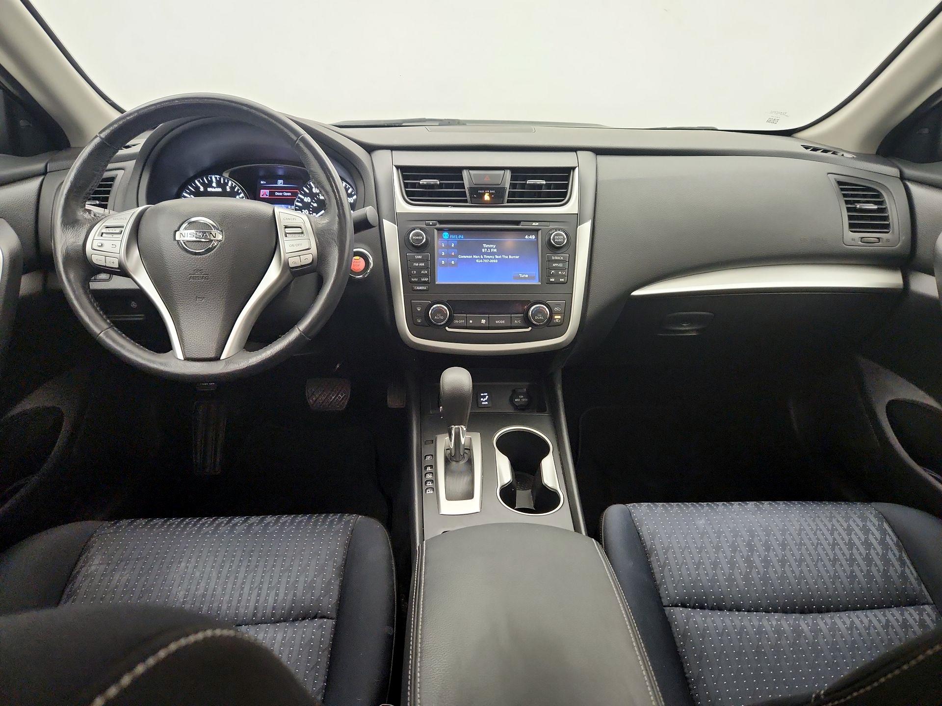 Thumbnail: 2016 Nissan Altima - 9