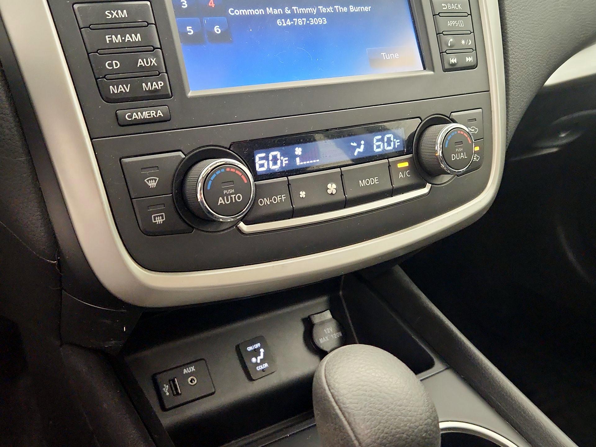 Thumbnail: 2016 Nissan Altima - 17
