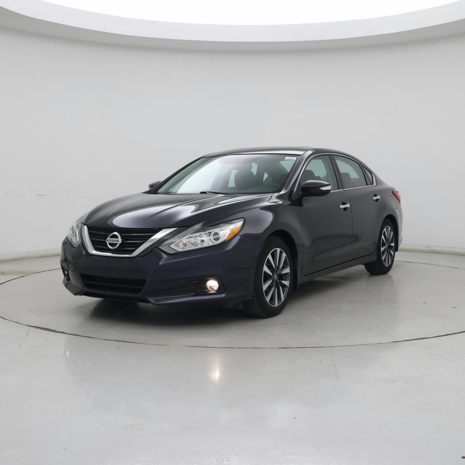 Thumbnail: 2016 Nissan Altima - 4