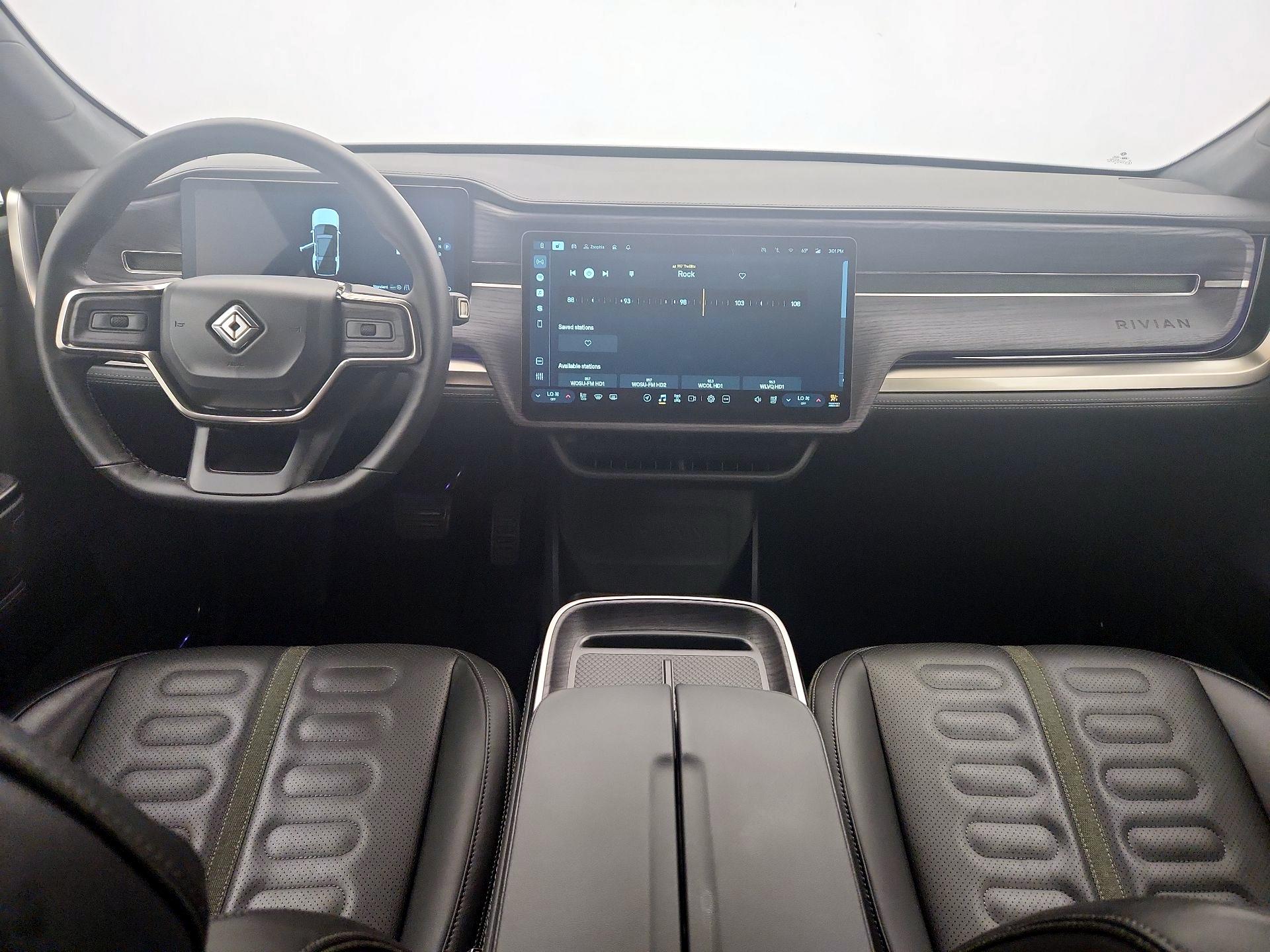 Thumbnail: 2025 Rivian R1S - 9