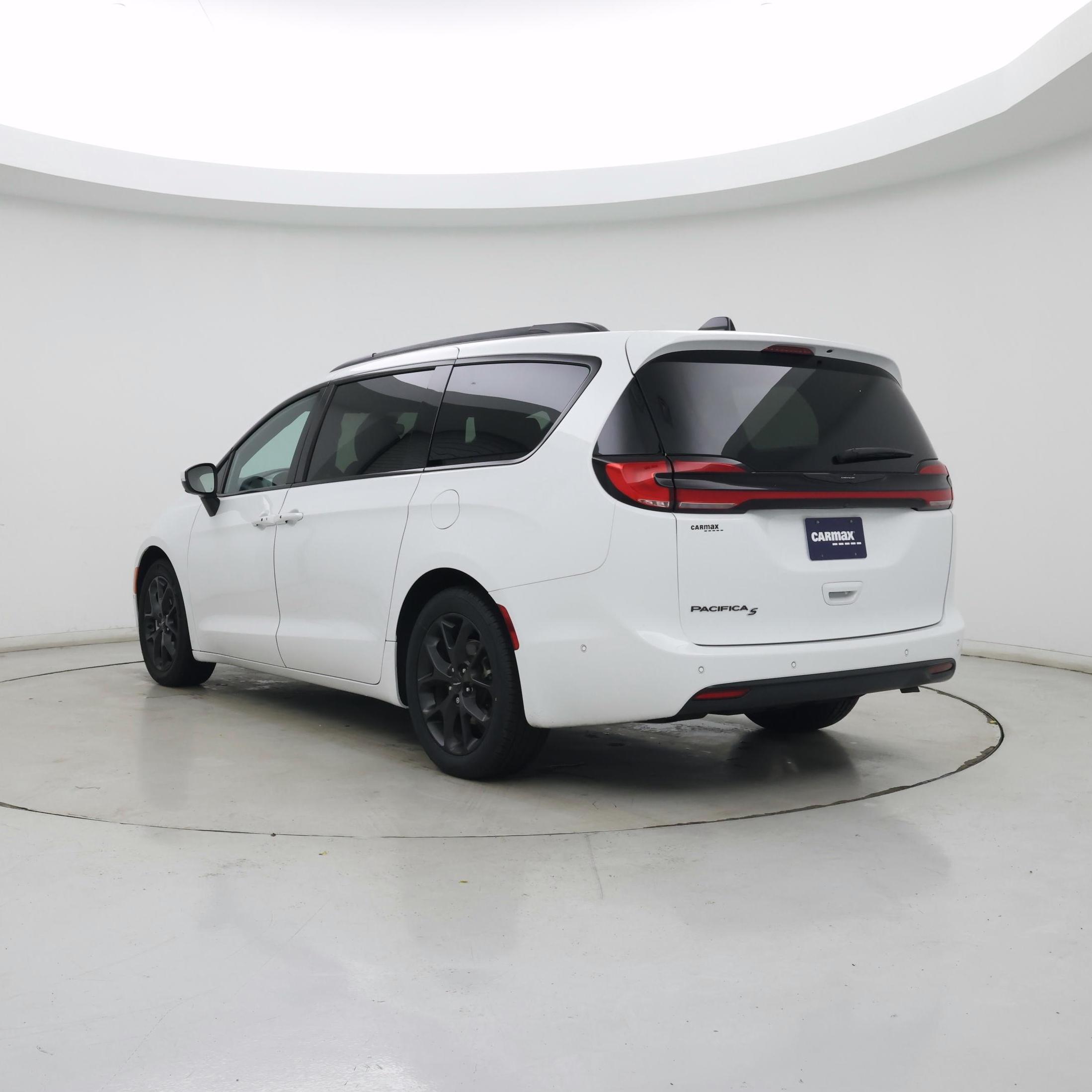 Thumbnail: 2023 Chrysler Pacifica - 2