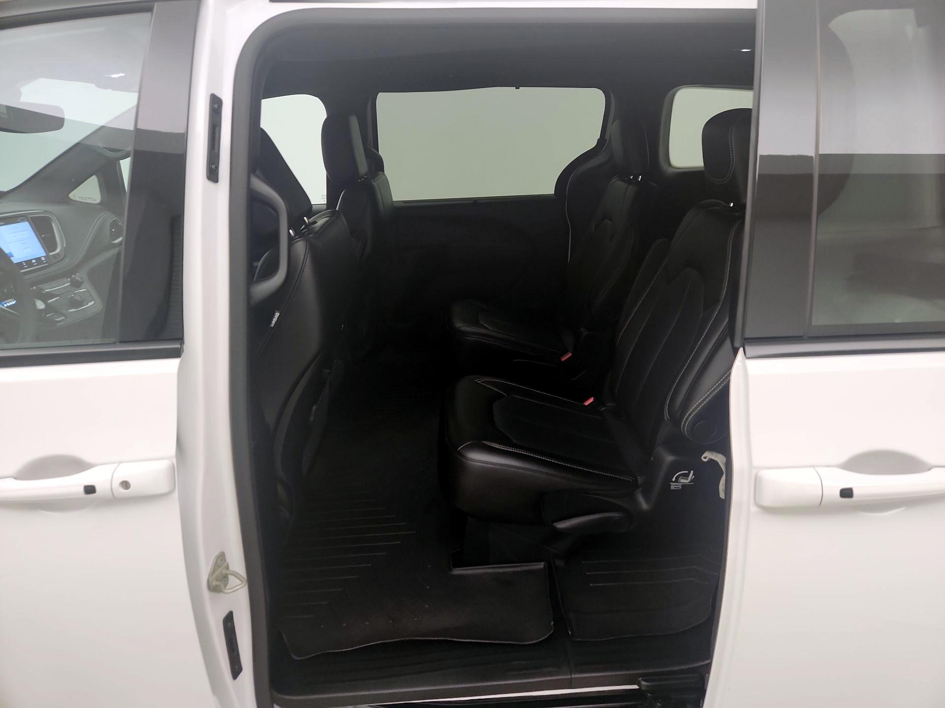 Thumbnail: 2023 Chrysler Pacifica - 19