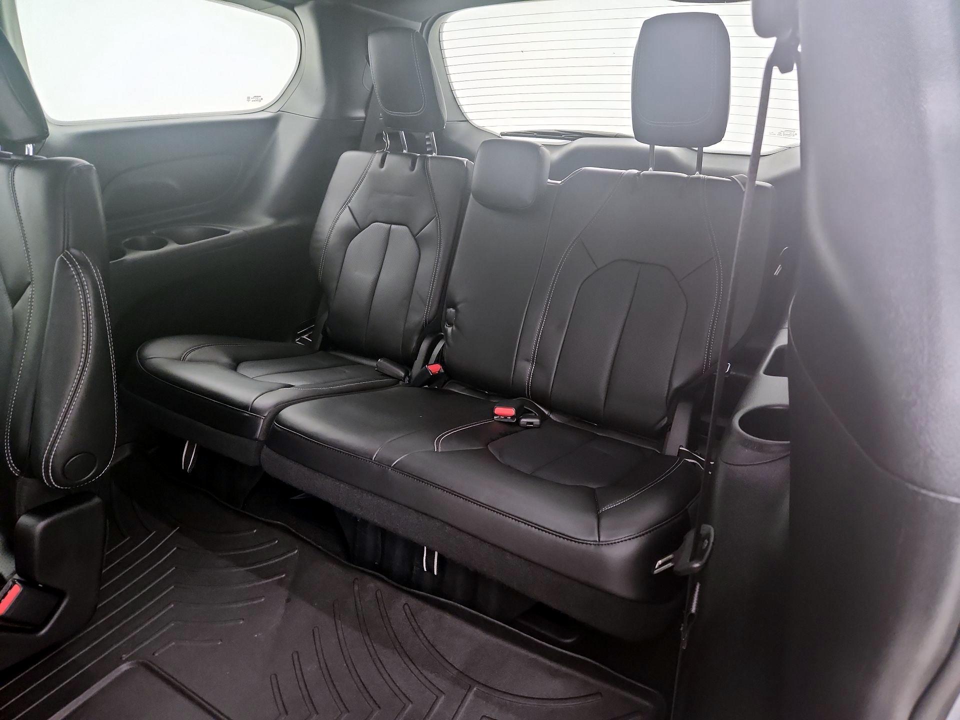 Thumbnail: 2023 Chrysler Pacifica - 20