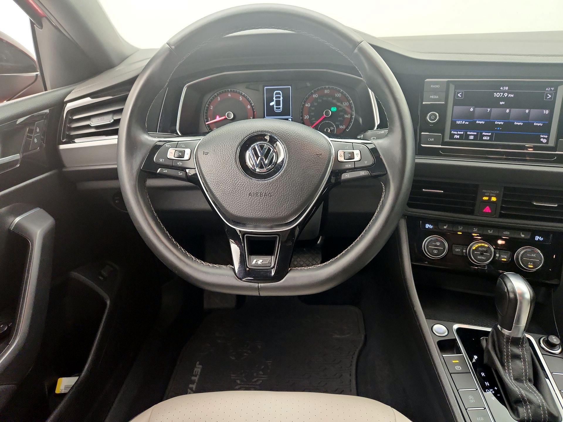 Thumbnail: 2019 Volkswagen Jetta - 10