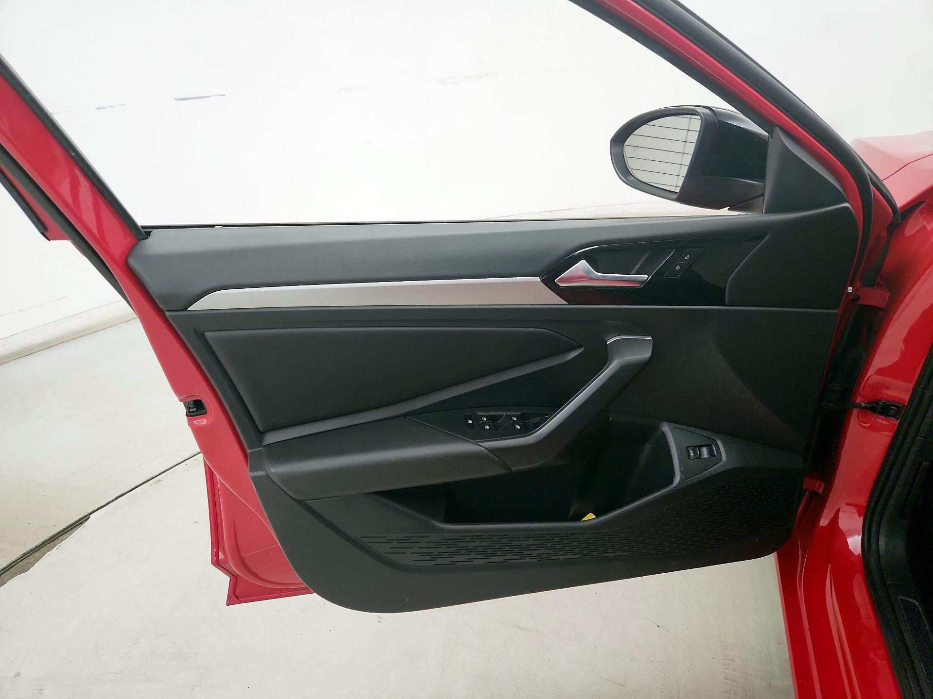 Thumbnail: 2019 Volkswagen Jetta - 12