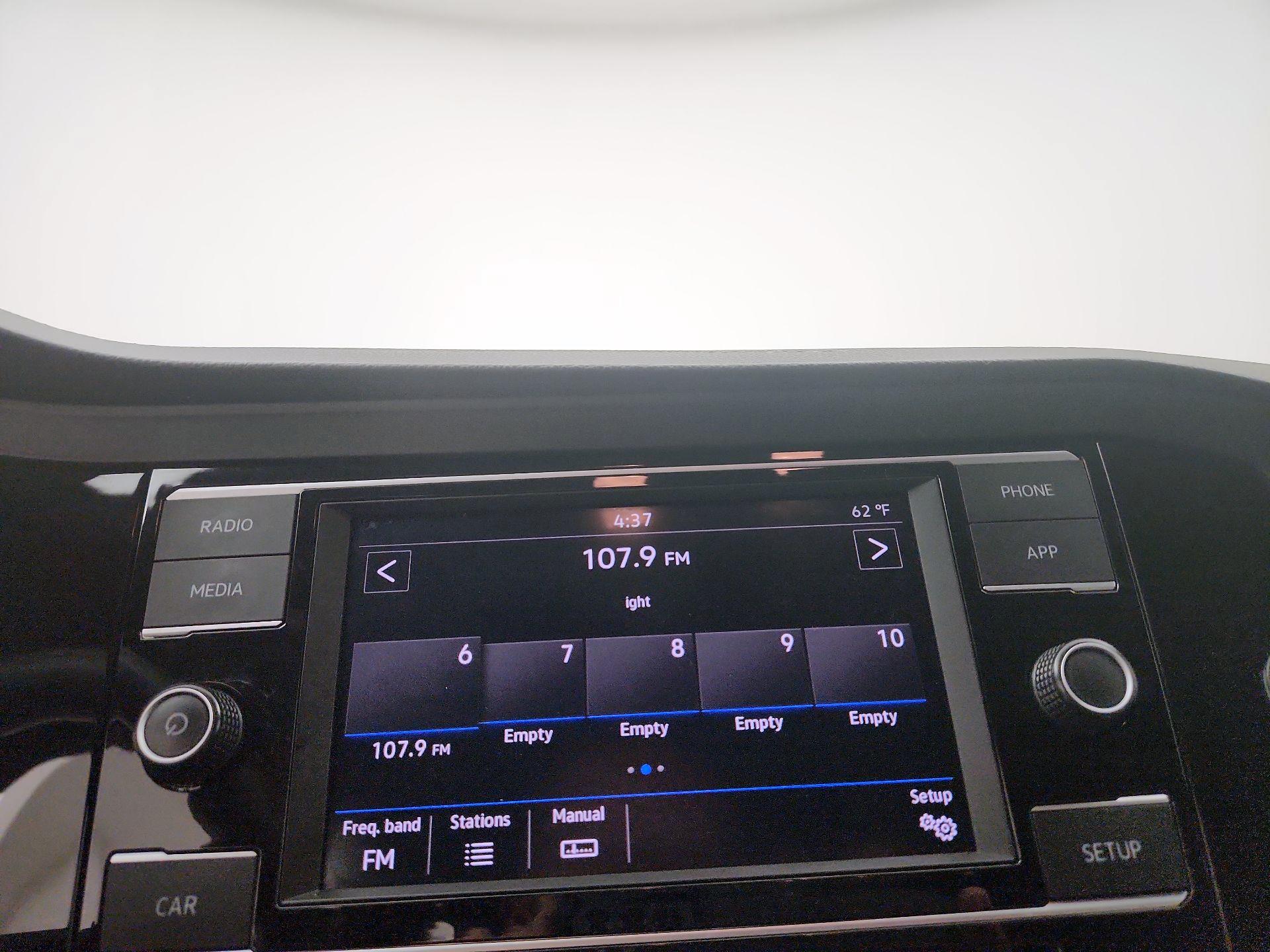 Thumbnail: 2019 Volkswagen Jetta - 15