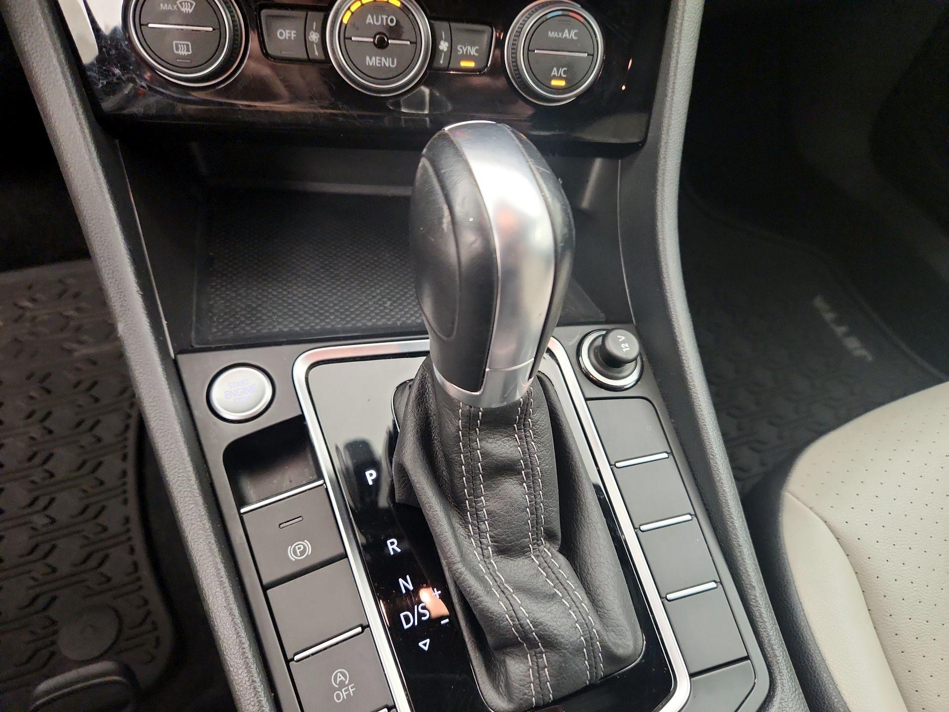 Thumbnail: 2019 Volkswagen Jetta - 17