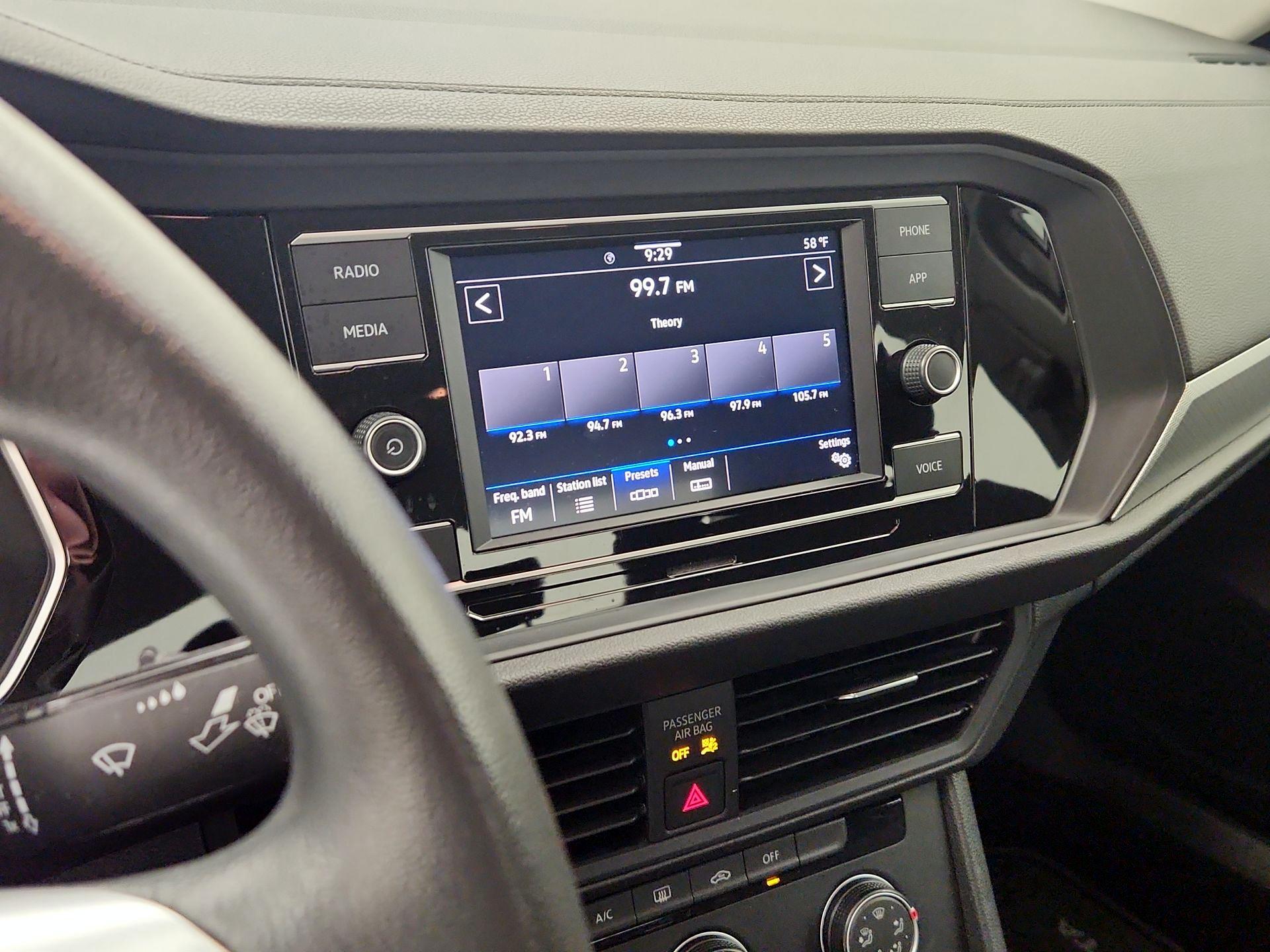 Thumbnail: 2020 Volkswagen Jetta - 15