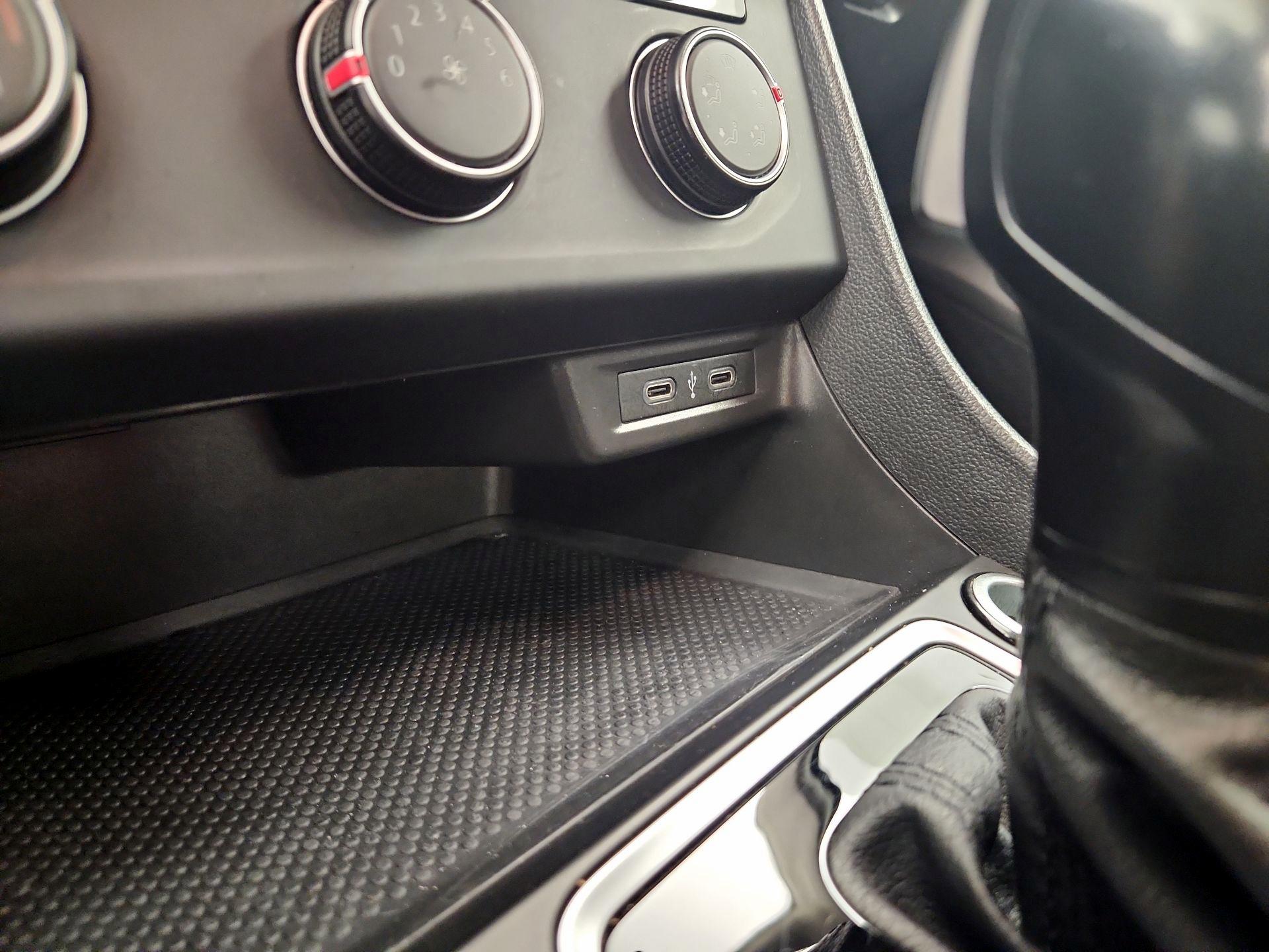 Thumbnail: 2020 Volkswagen Jetta - 18