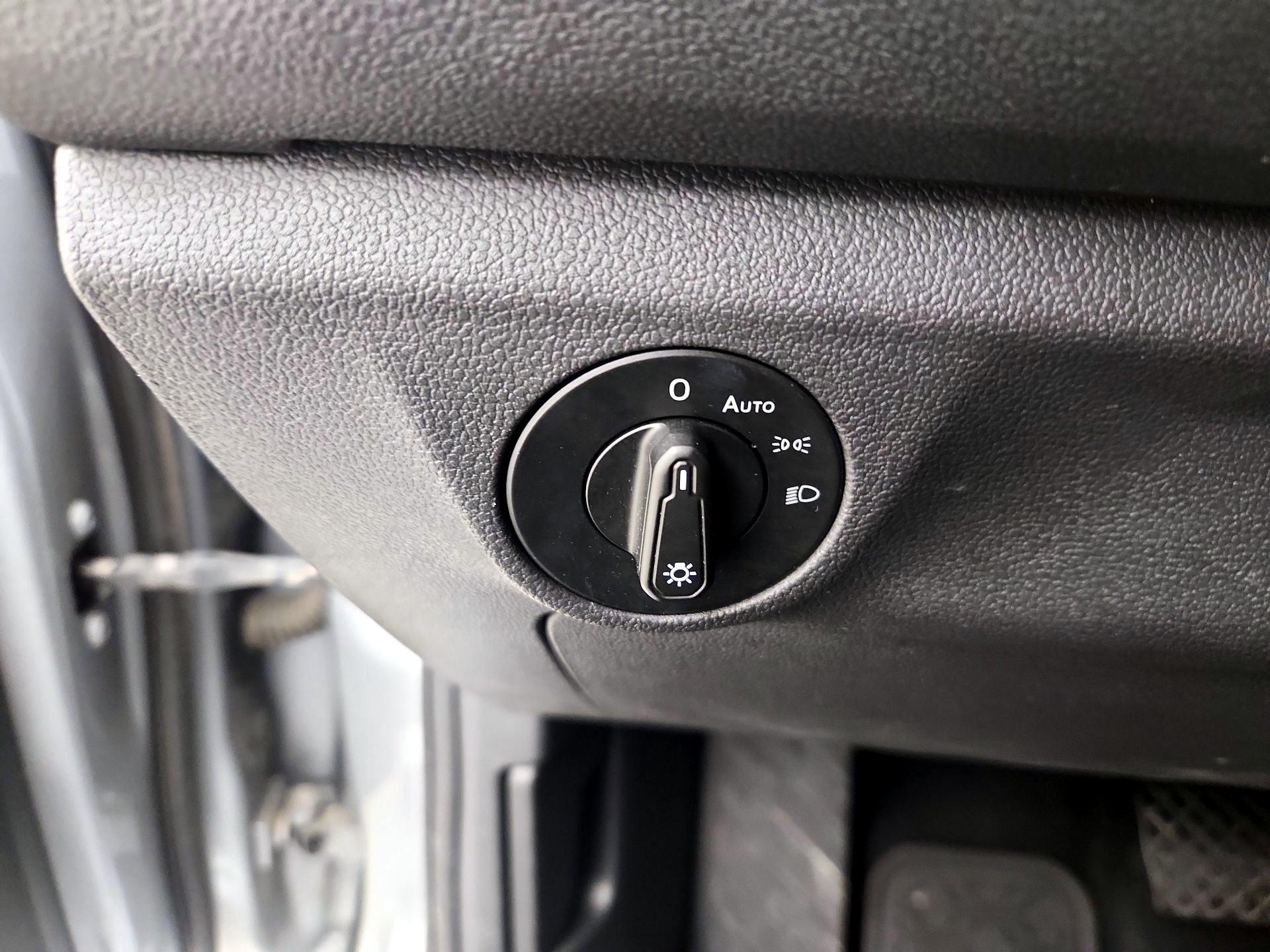 Thumbnail: 2019 Volkswagen Jetta - 13