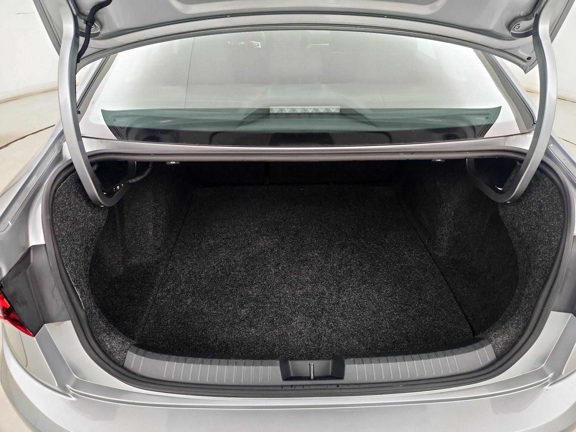 Thumbnail: 2019 Volkswagen Jetta - 20