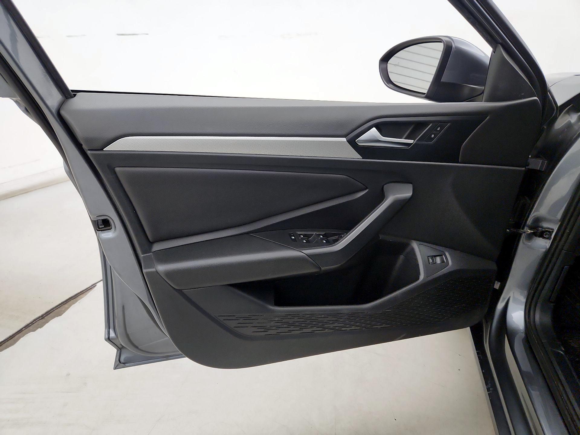 Thumbnail: 2020 Volkswagen Jetta - 12