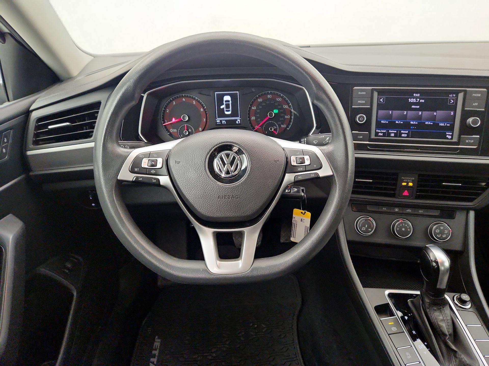 Thumbnail: 2019 Volkswagen Jetta - 10