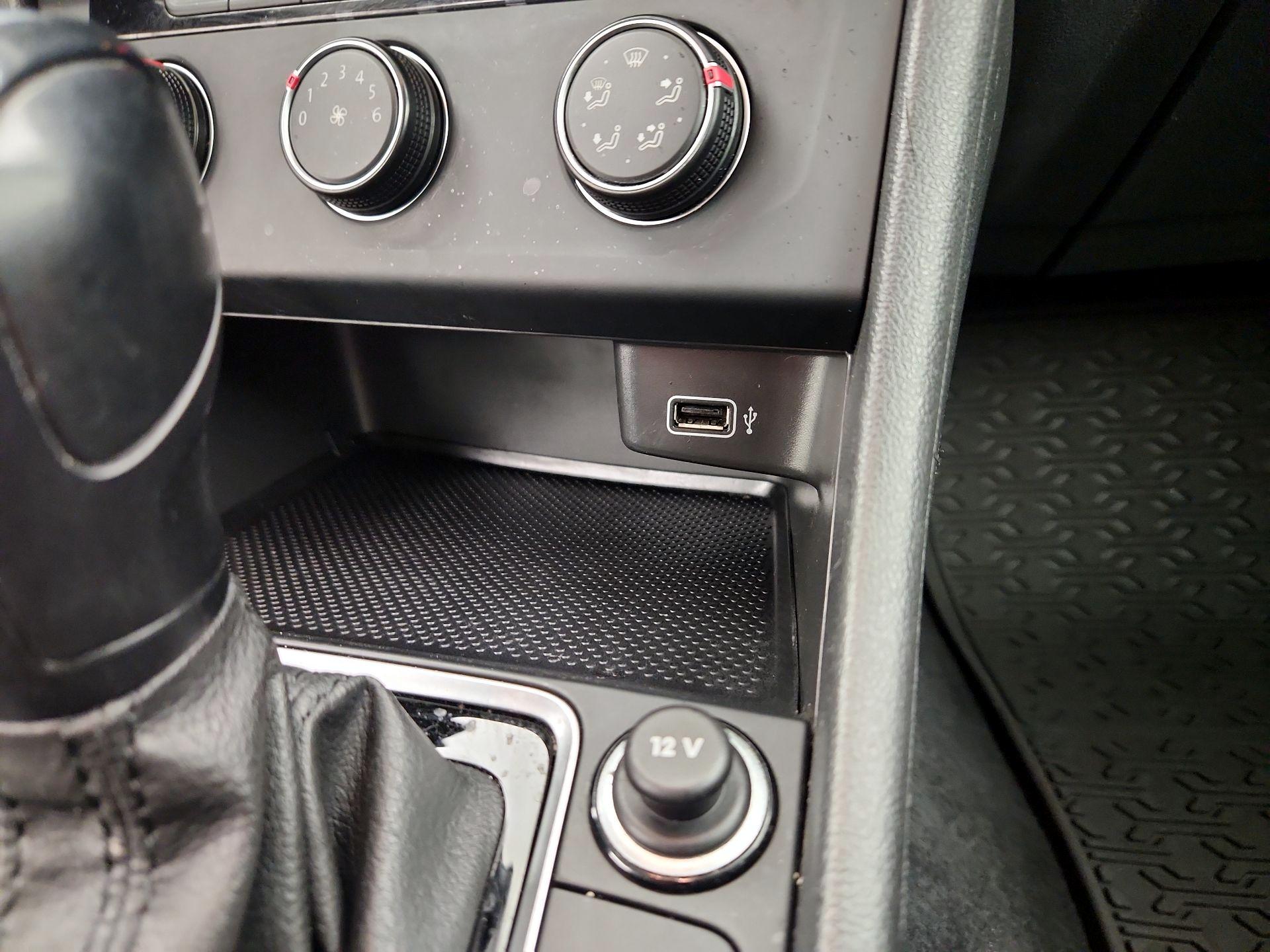 Thumbnail: 2019 Volkswagen Jetta - 17