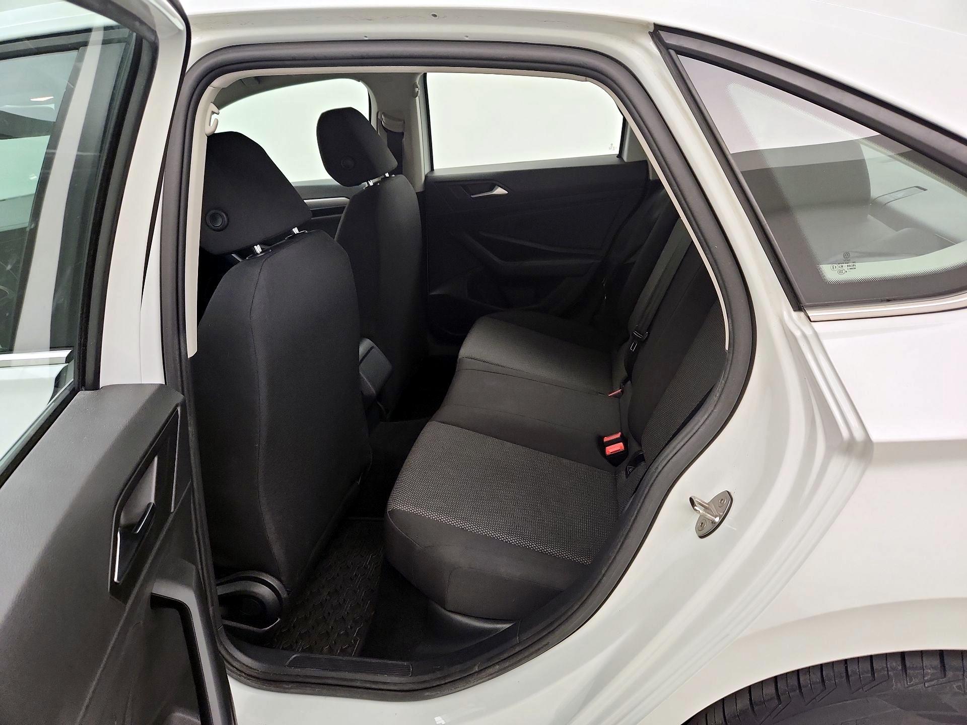 Thumbnail: 2019 Volkswagen Jetta - 18