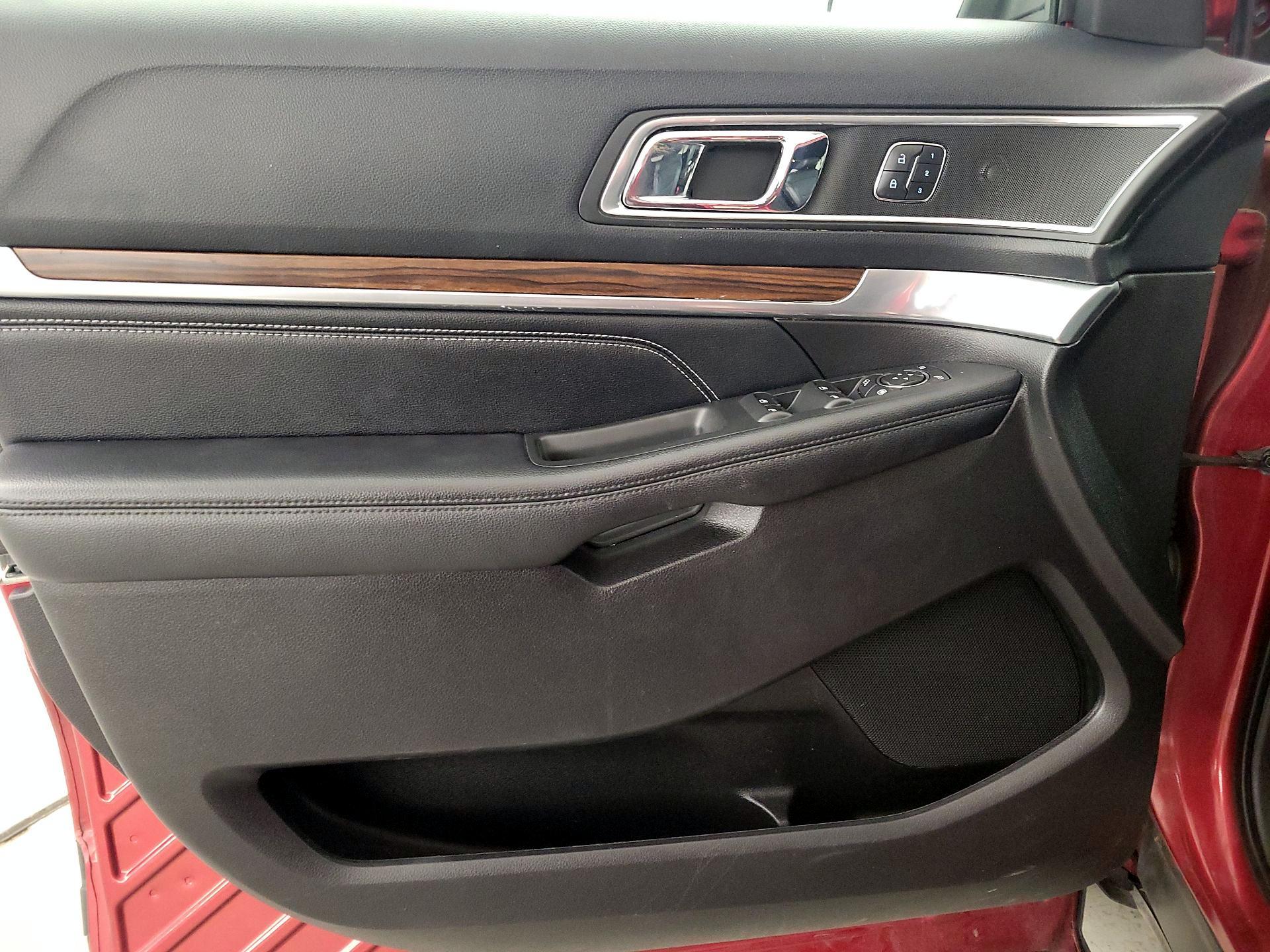 Thumbnail: 2016 Ford Explorer - 12