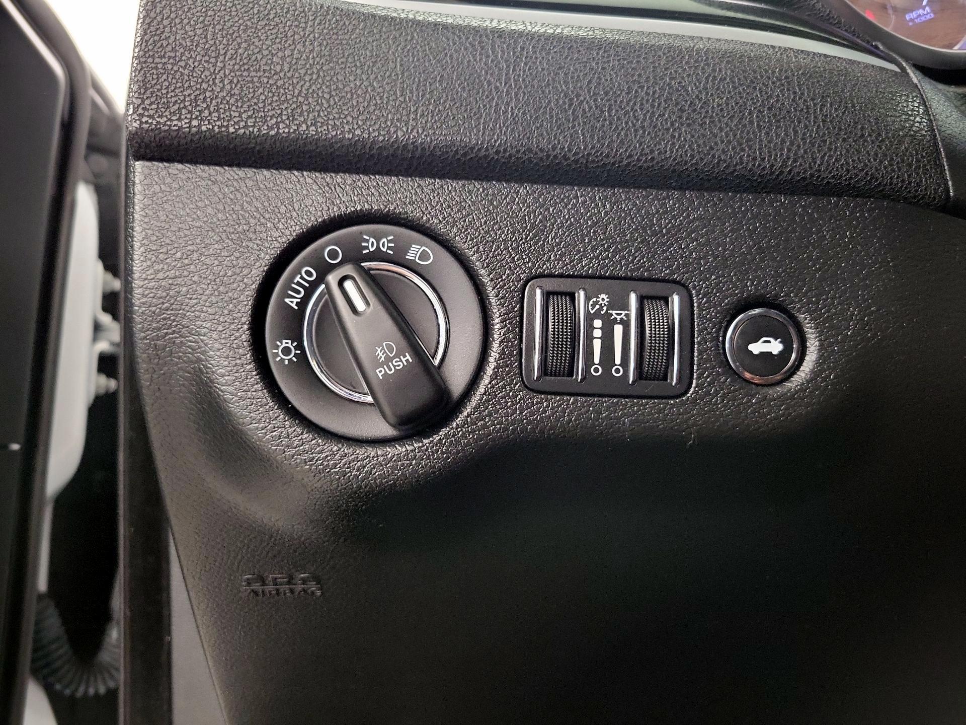 Thumbnail: 2020 Chrysler 300 - 13