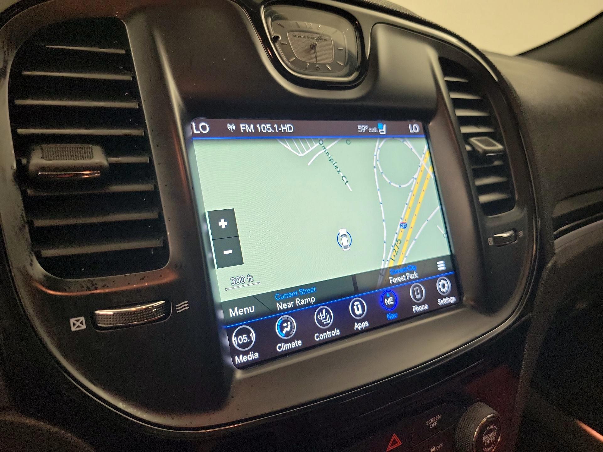 Thumbnail: 2020 Chrysler 300 - 14